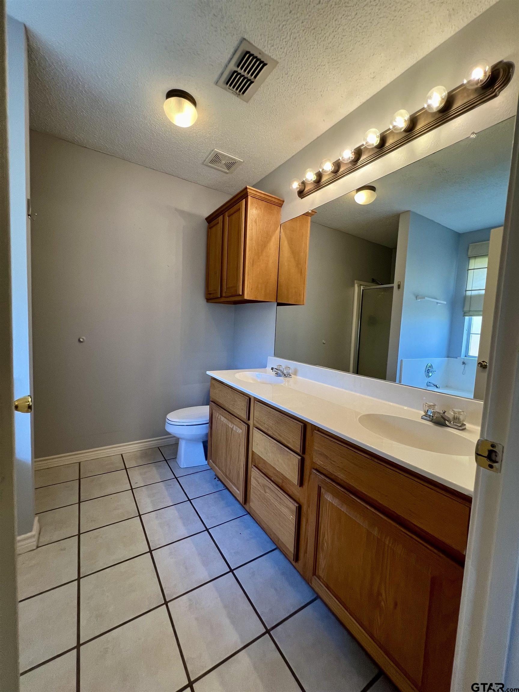 1406 Brookside Ct.