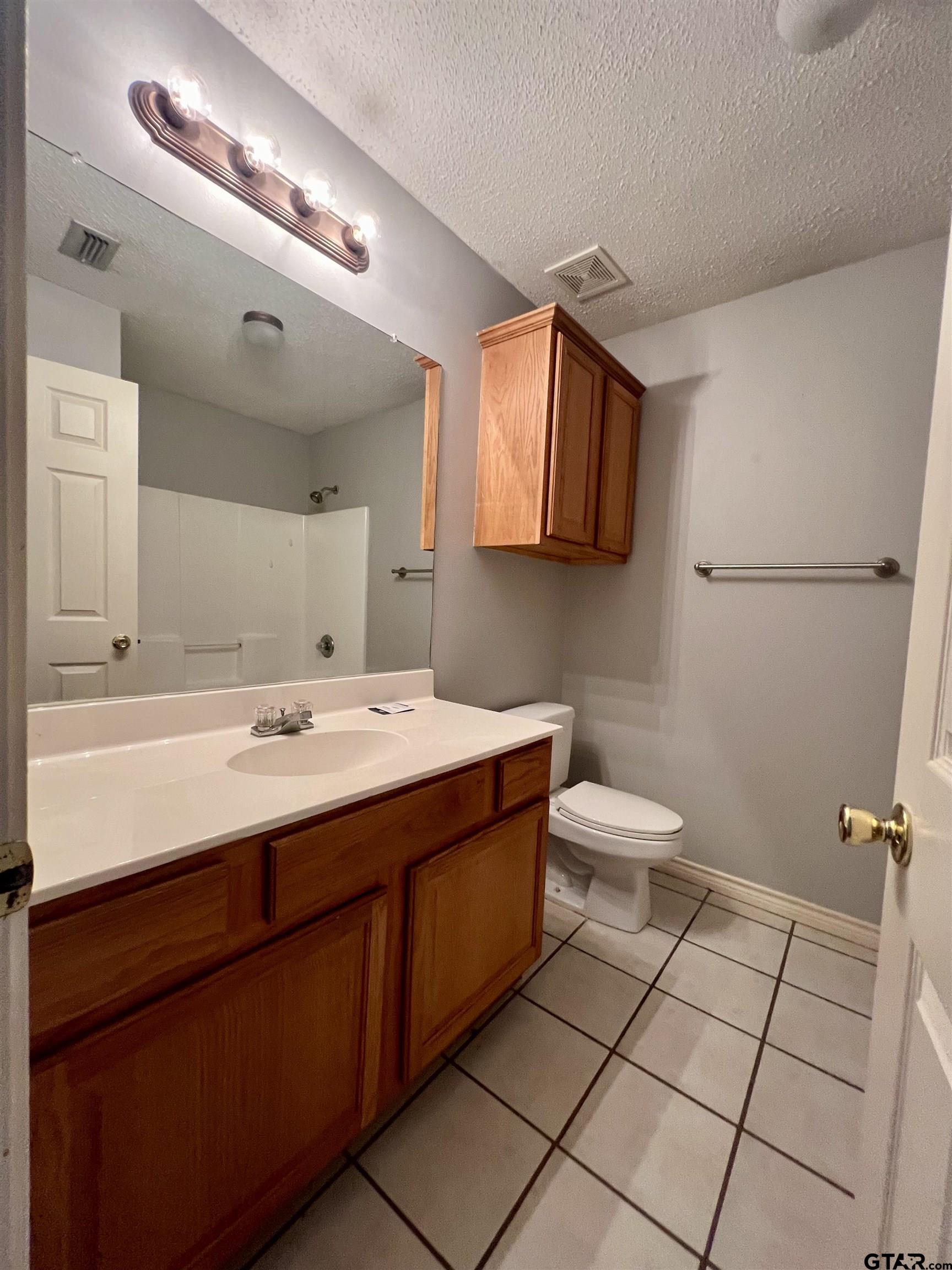 1406 Brookside Ct.