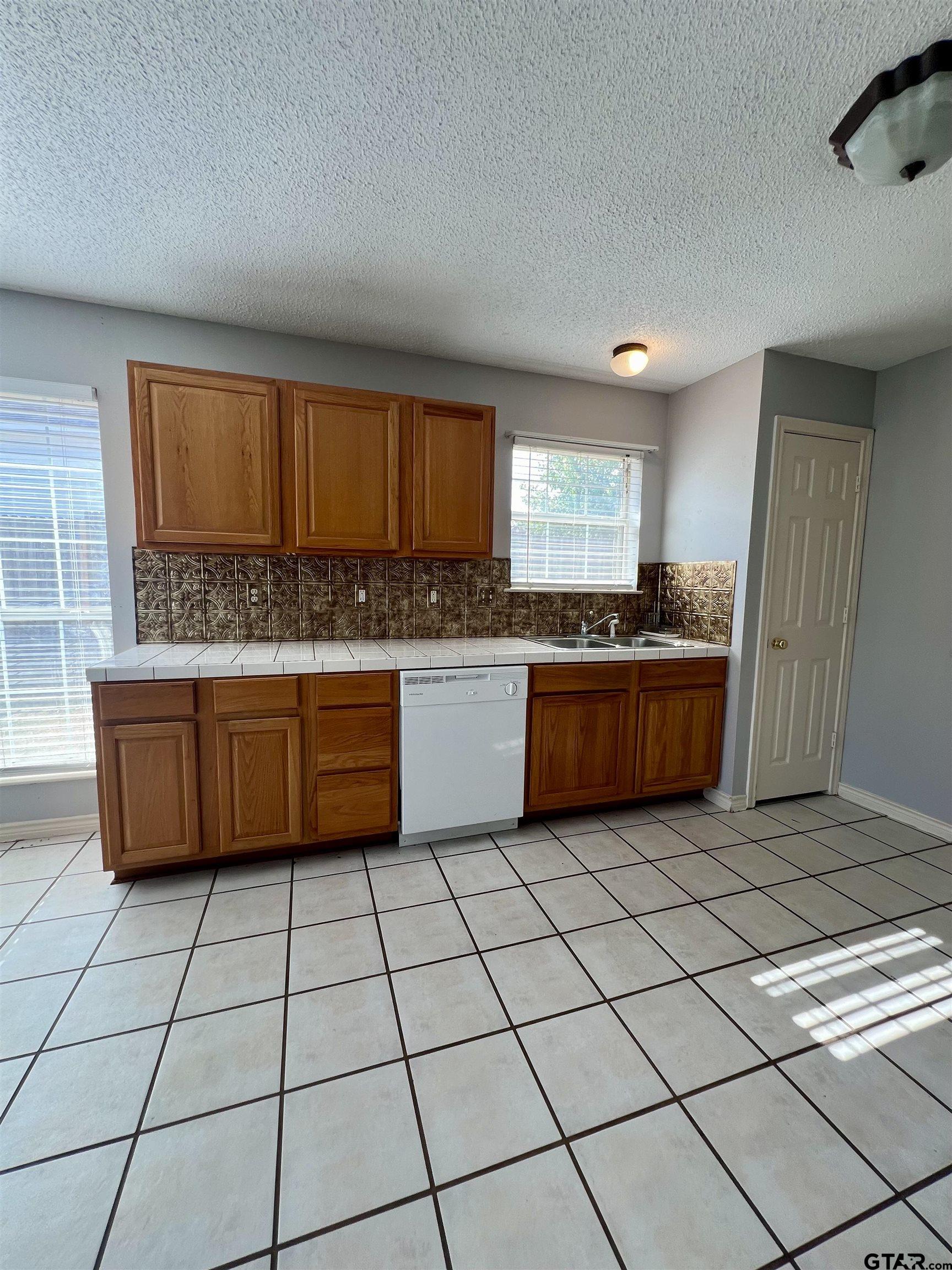 1406 Brookside Ct.