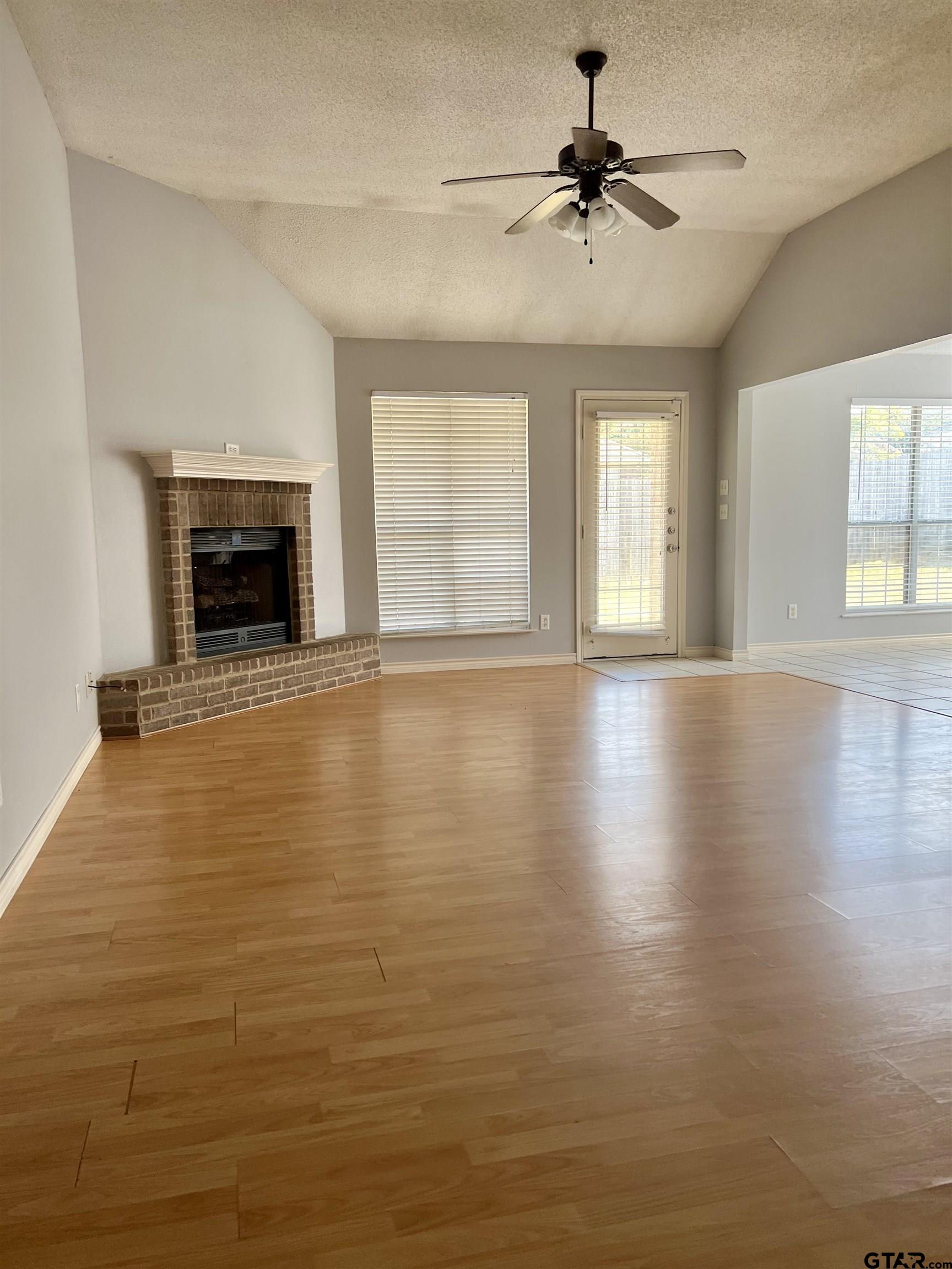 1406 Brookside Ct.