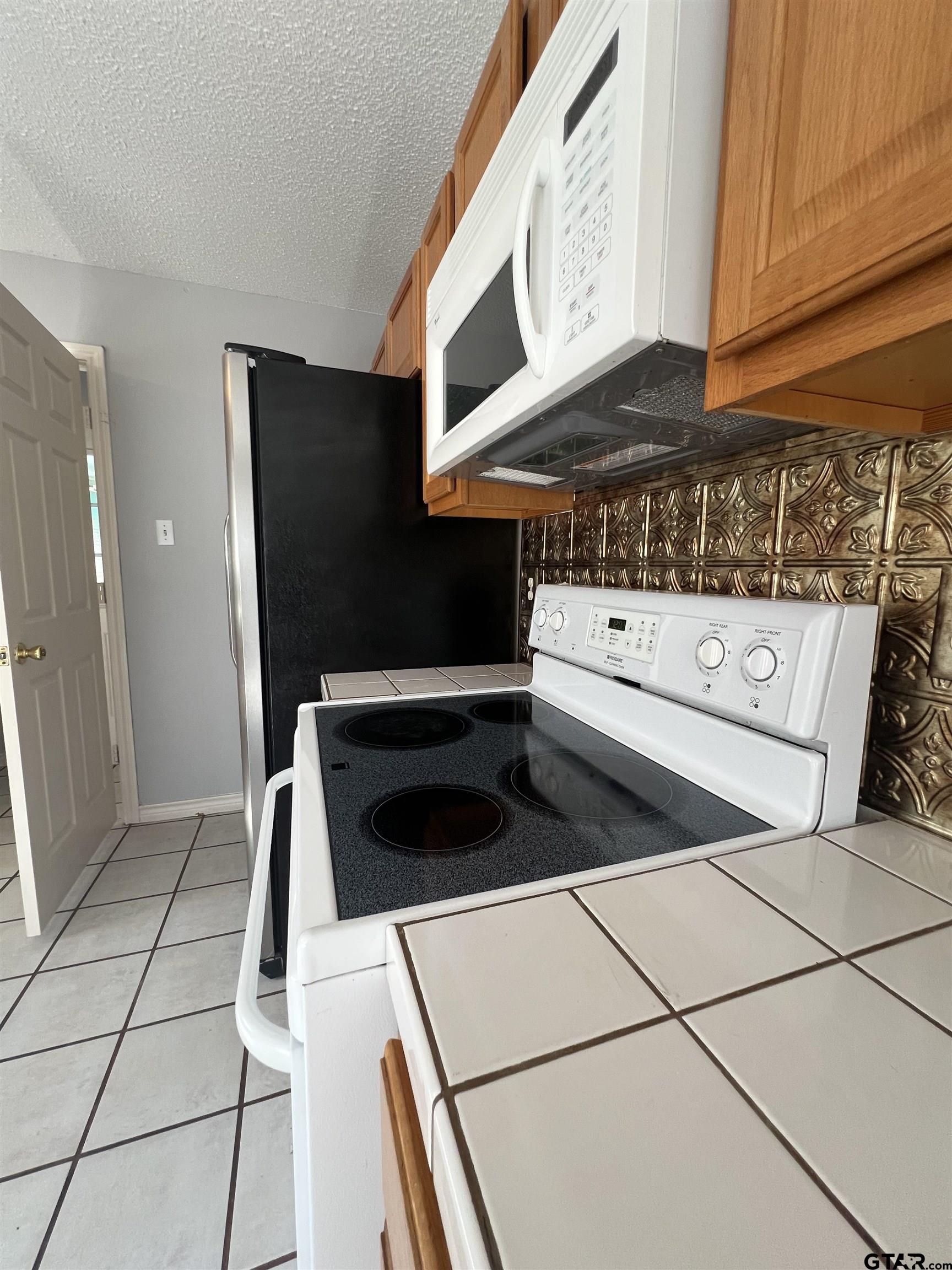 1406 Brookside Ct.