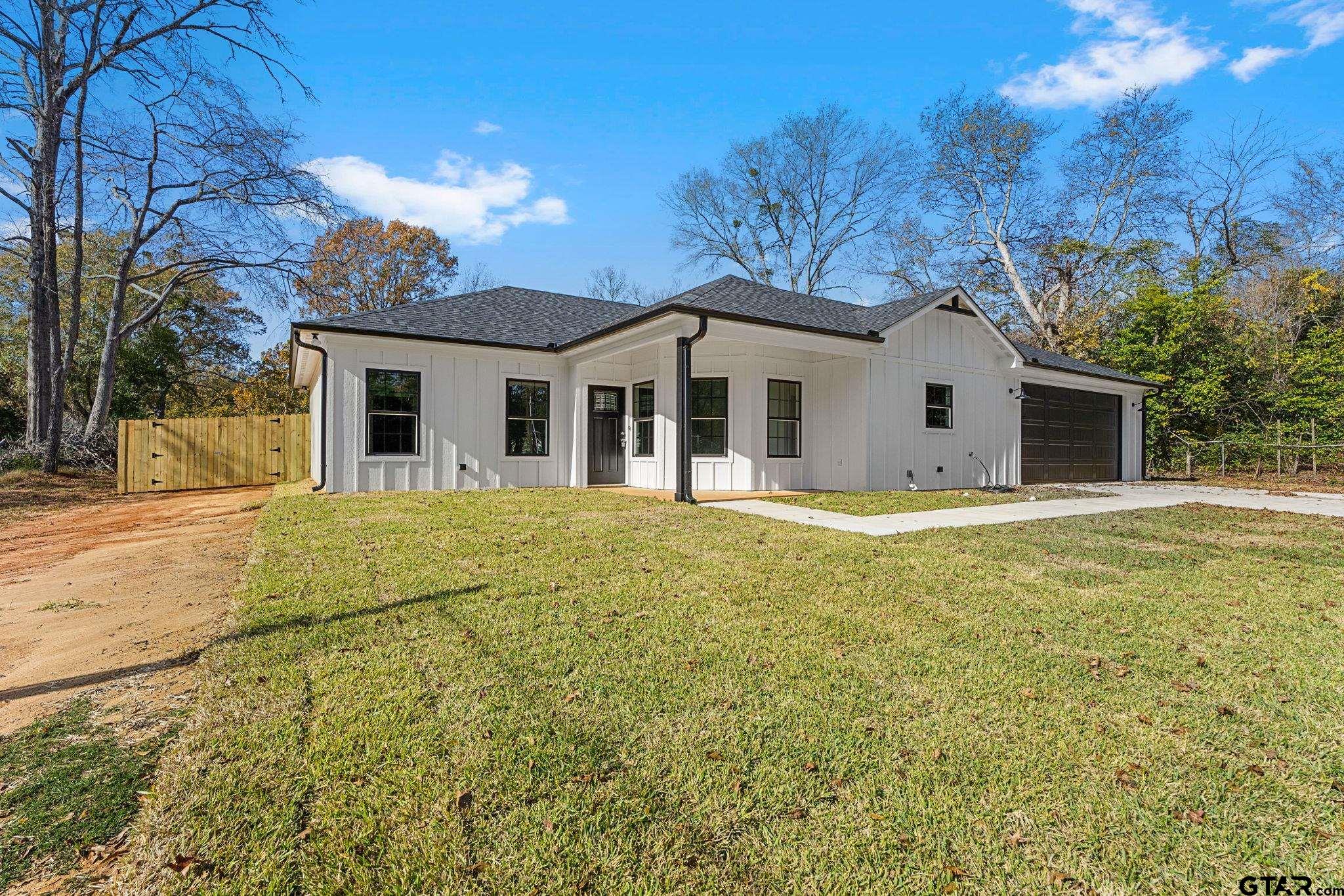 255 E Johnson Dr