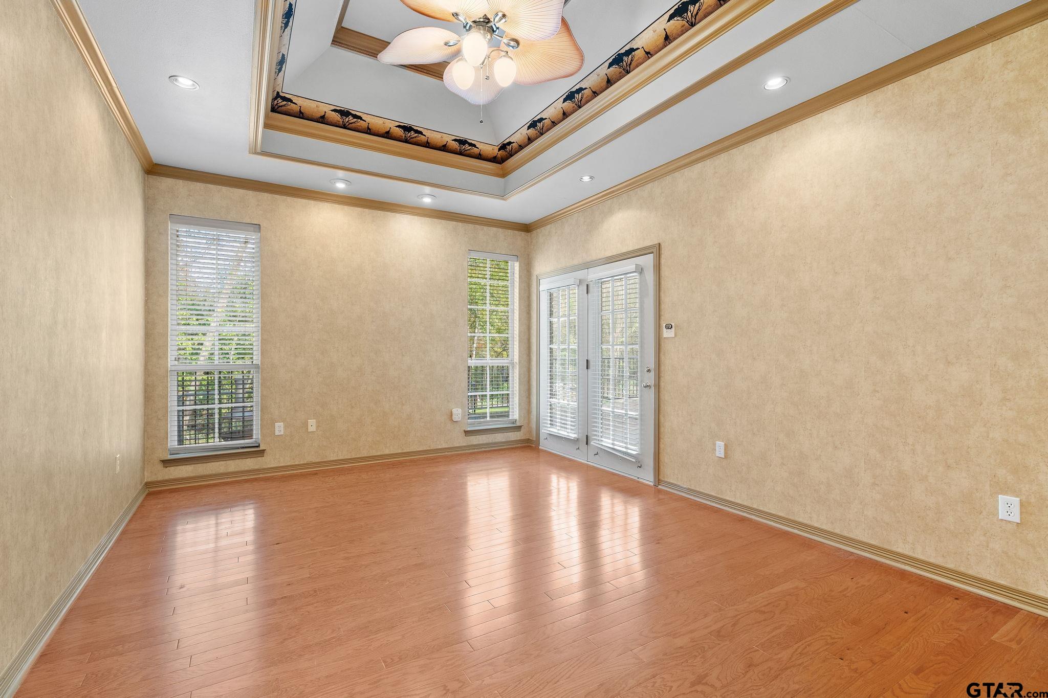 1230 Waterford Ct