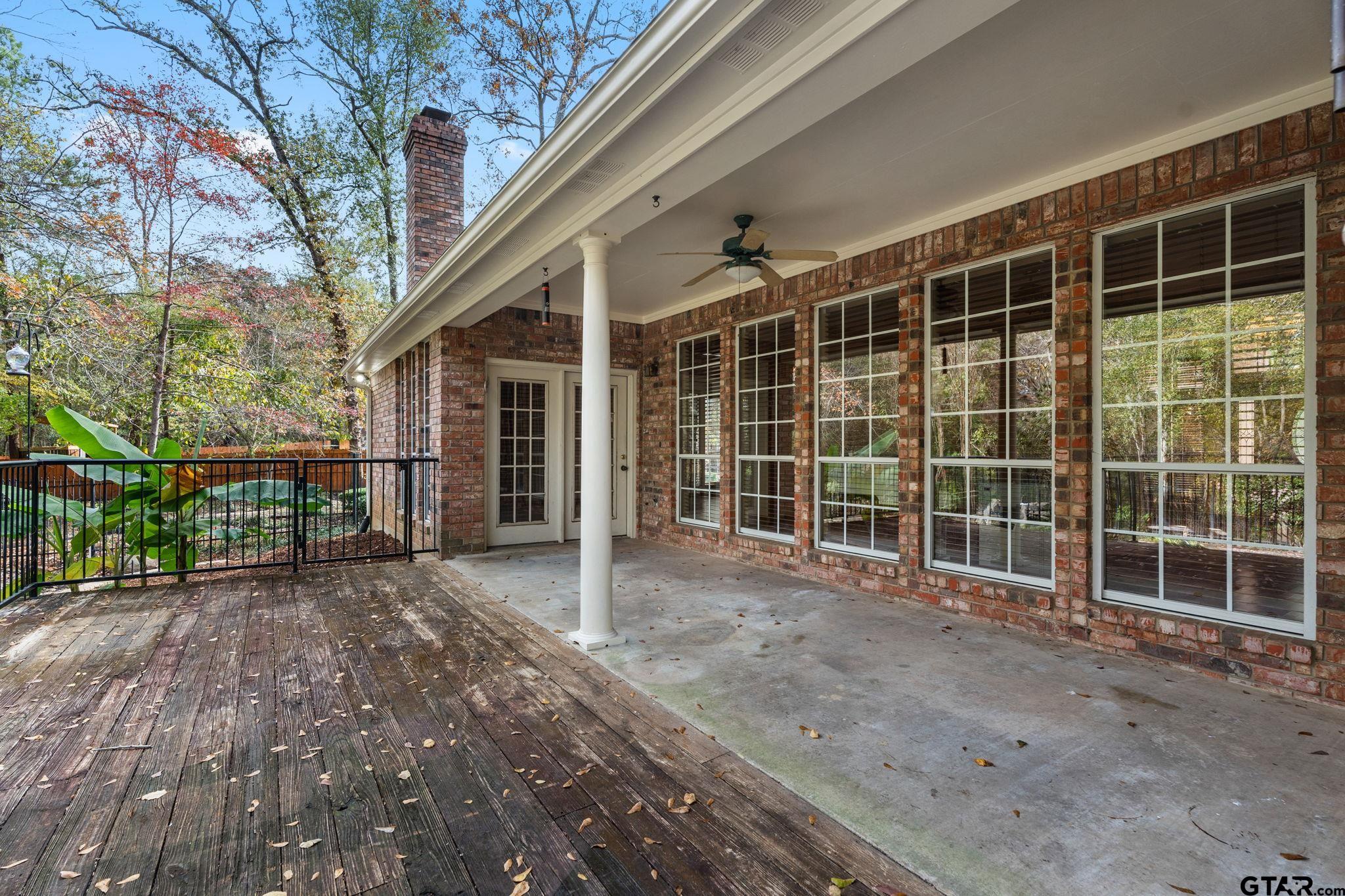 1230 Waterford Ct