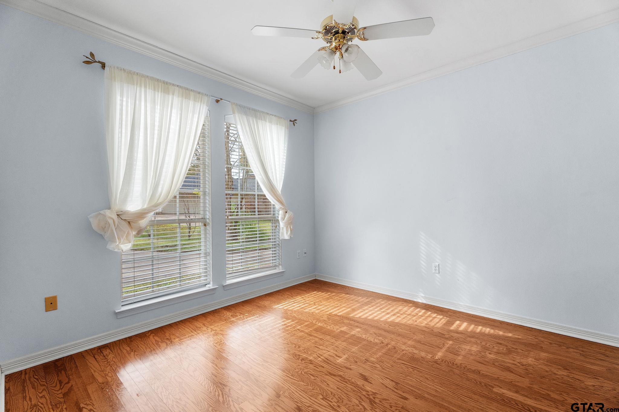 1230 Waterford Ct