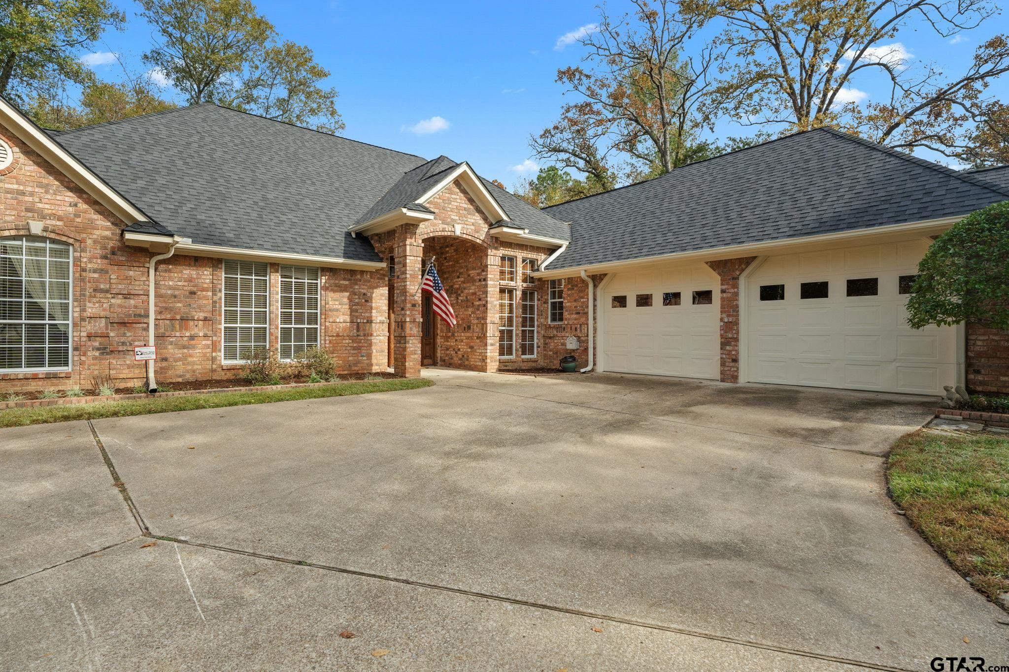 1230 Waterford Ct