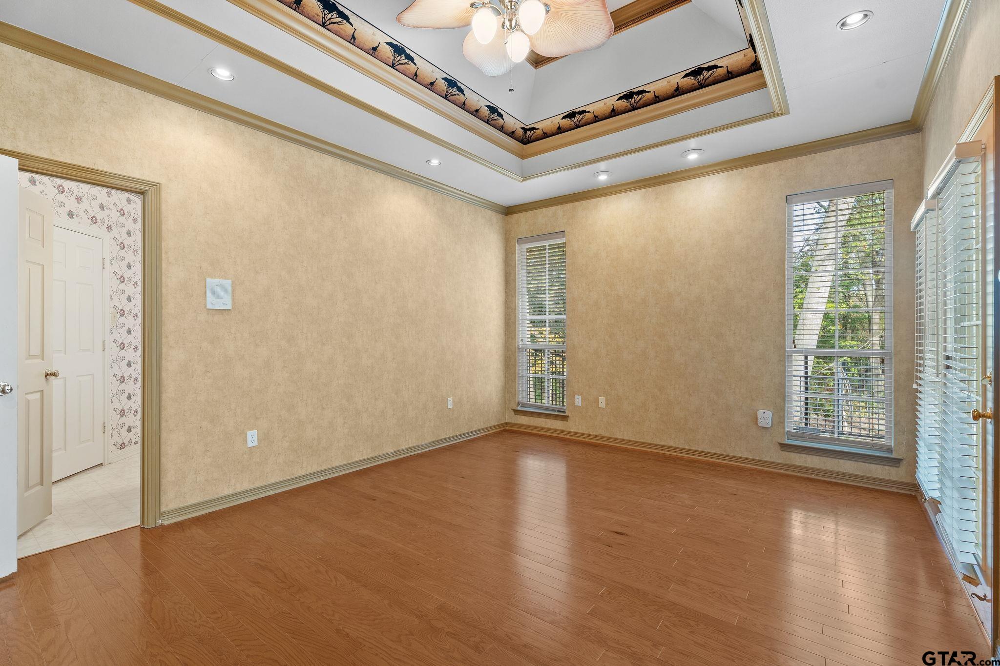 1230 Waterford Ct