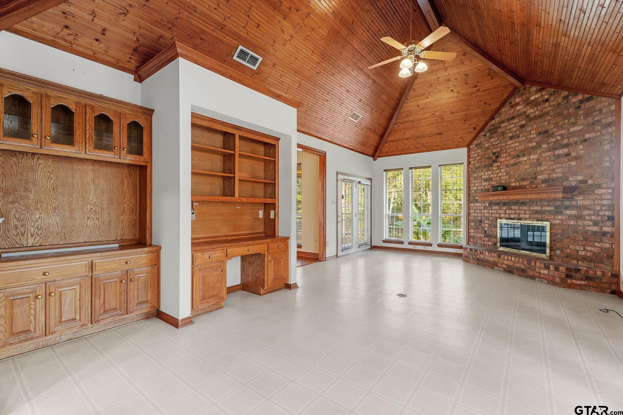 1230 Waterford Ct