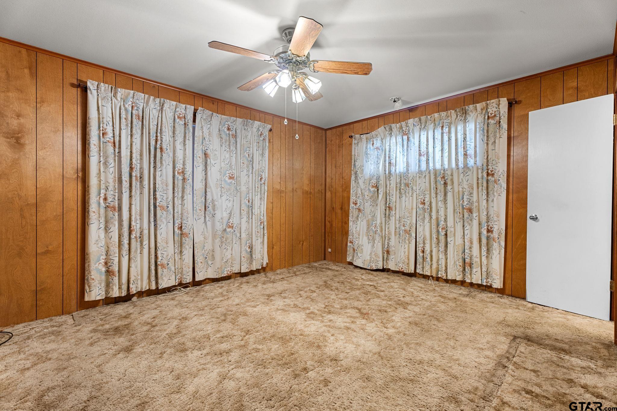 206 Oak Drive