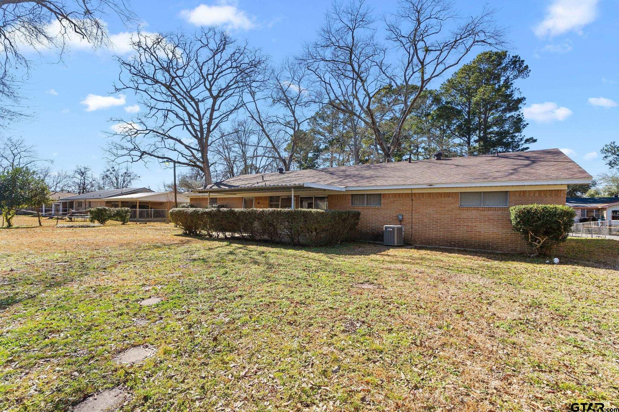 206 Oak Drive
