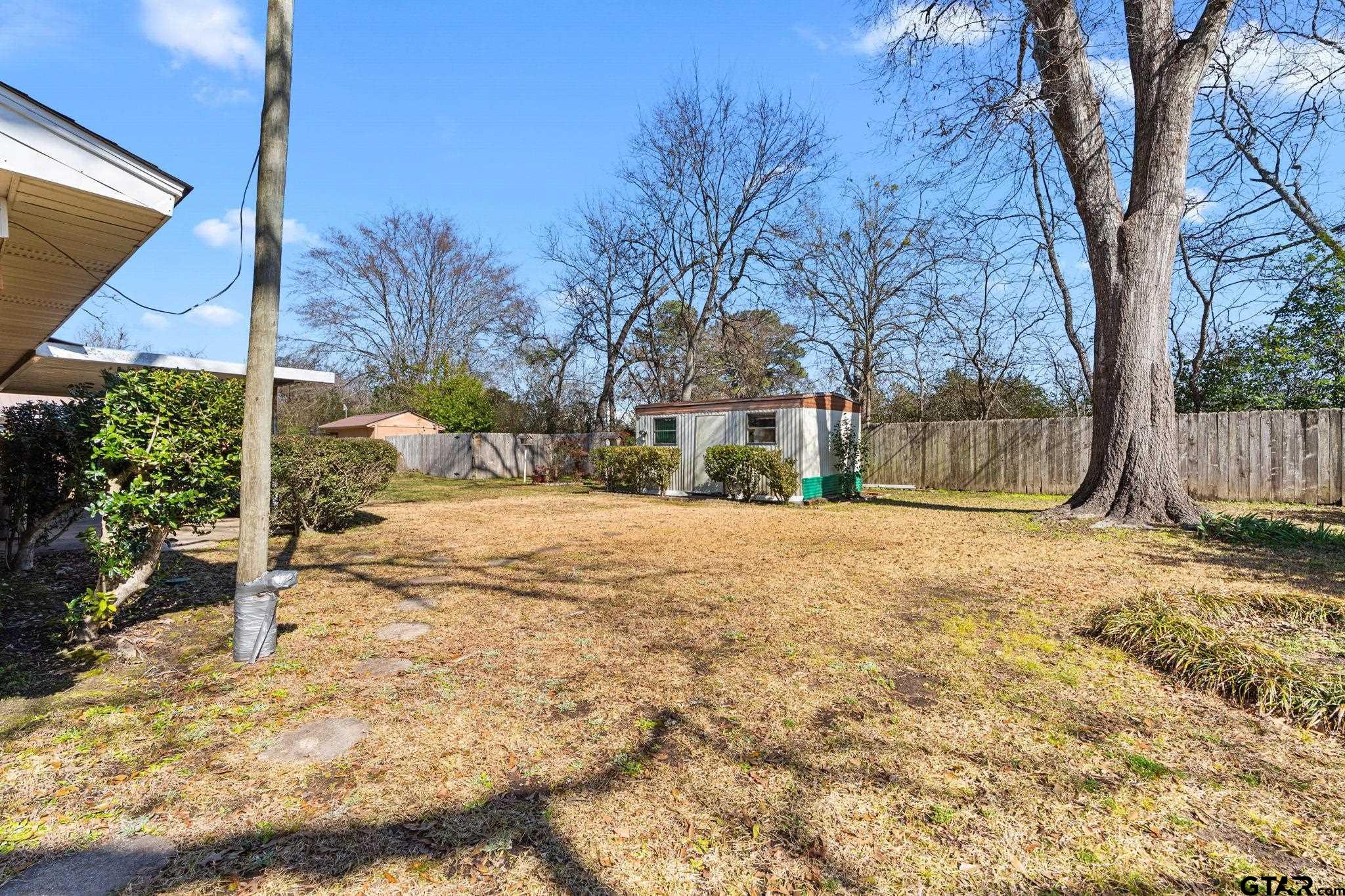 206 Oak Drive