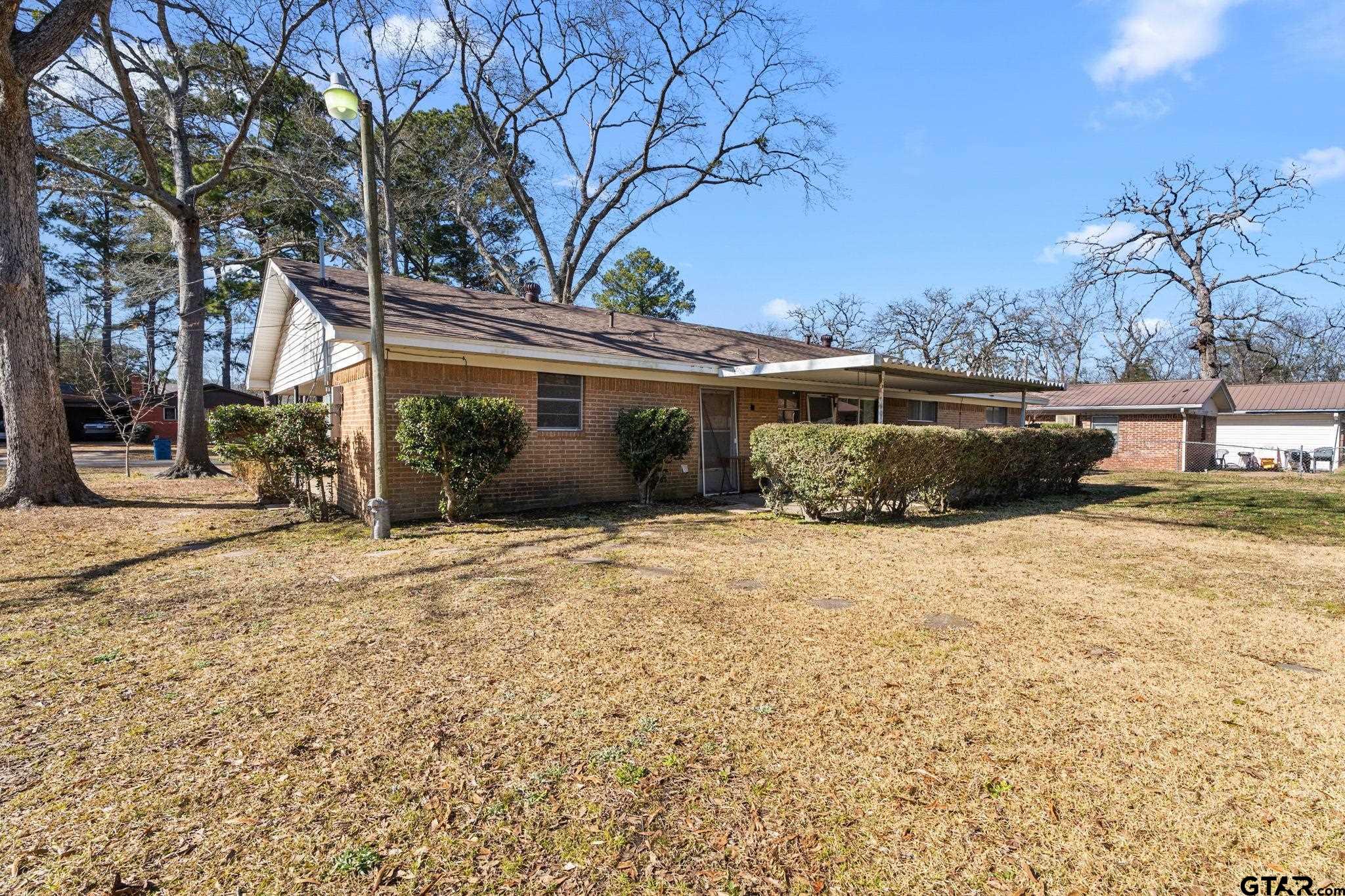 206 Oak Drive