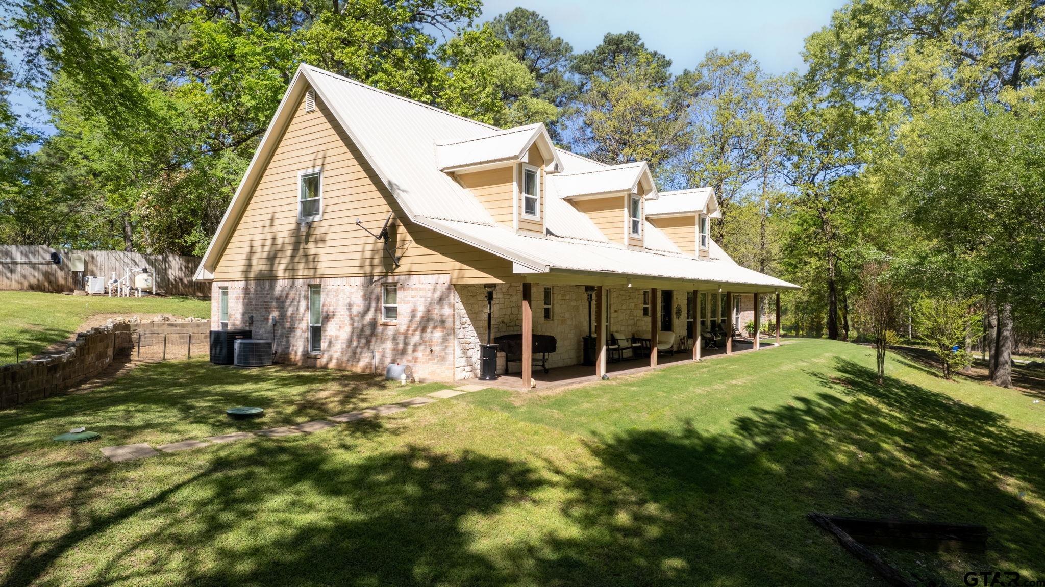 17050 Hickory Trail