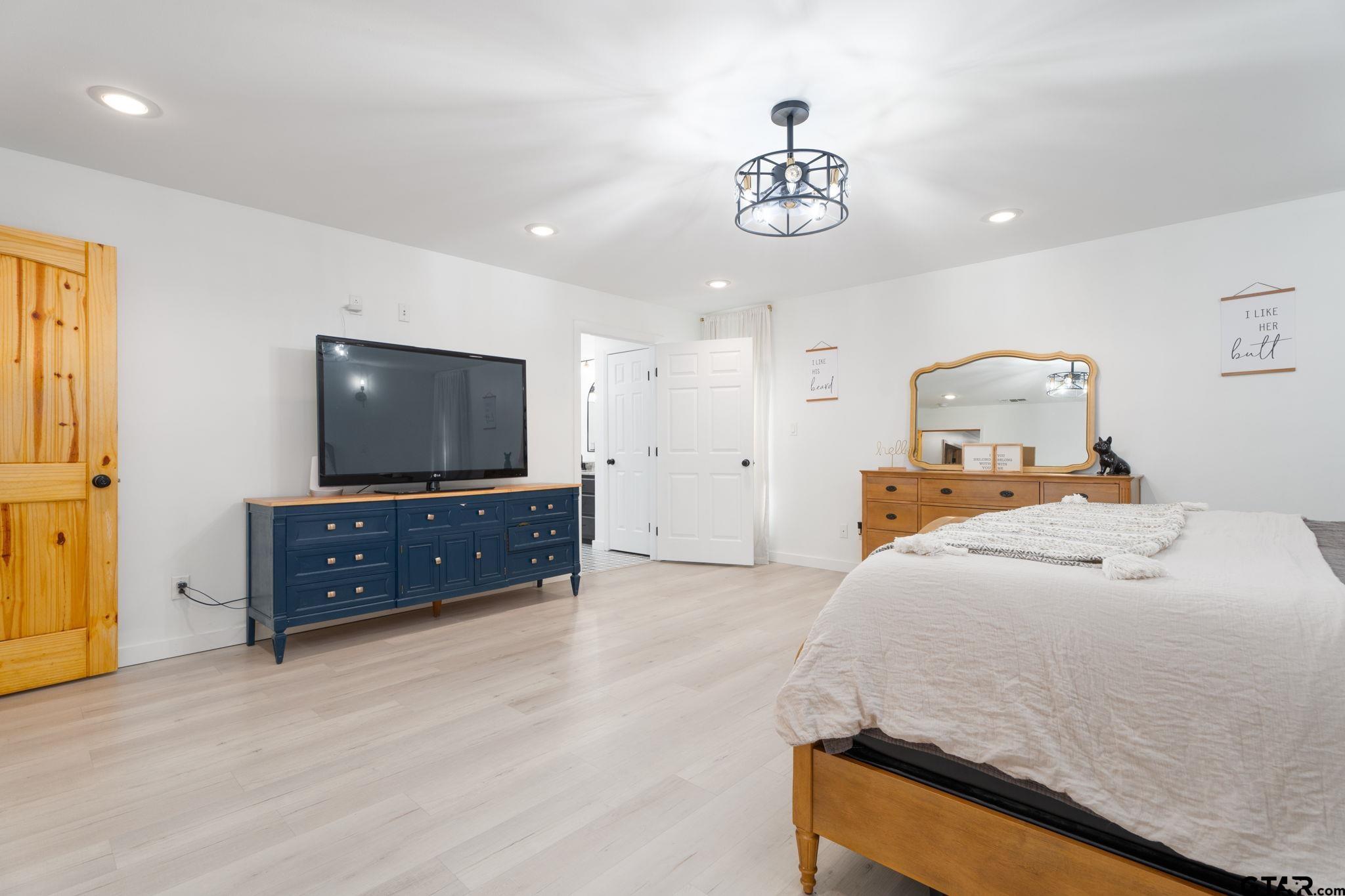 17050 Hickory Trail