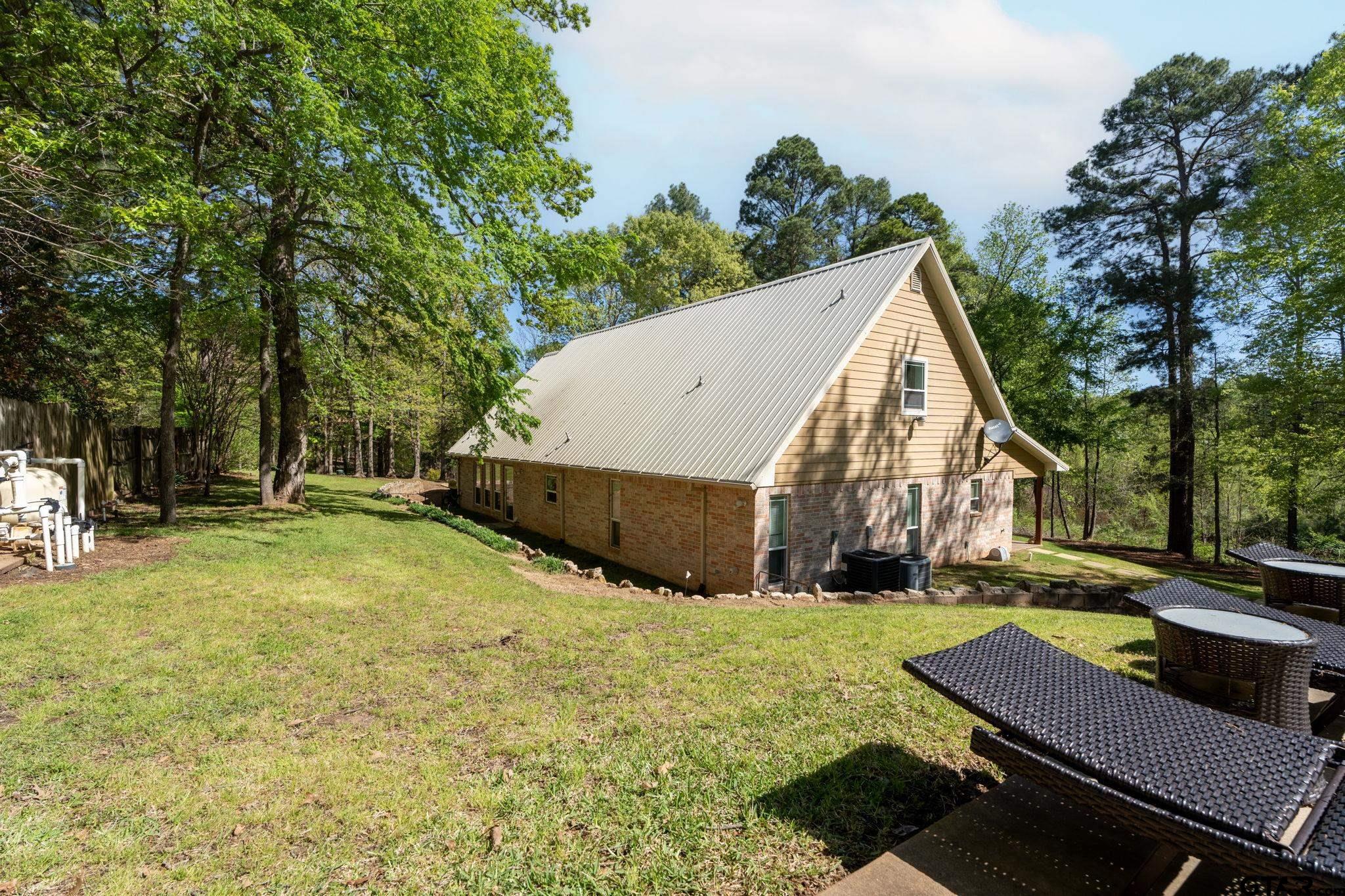 17050 Hickory Trail