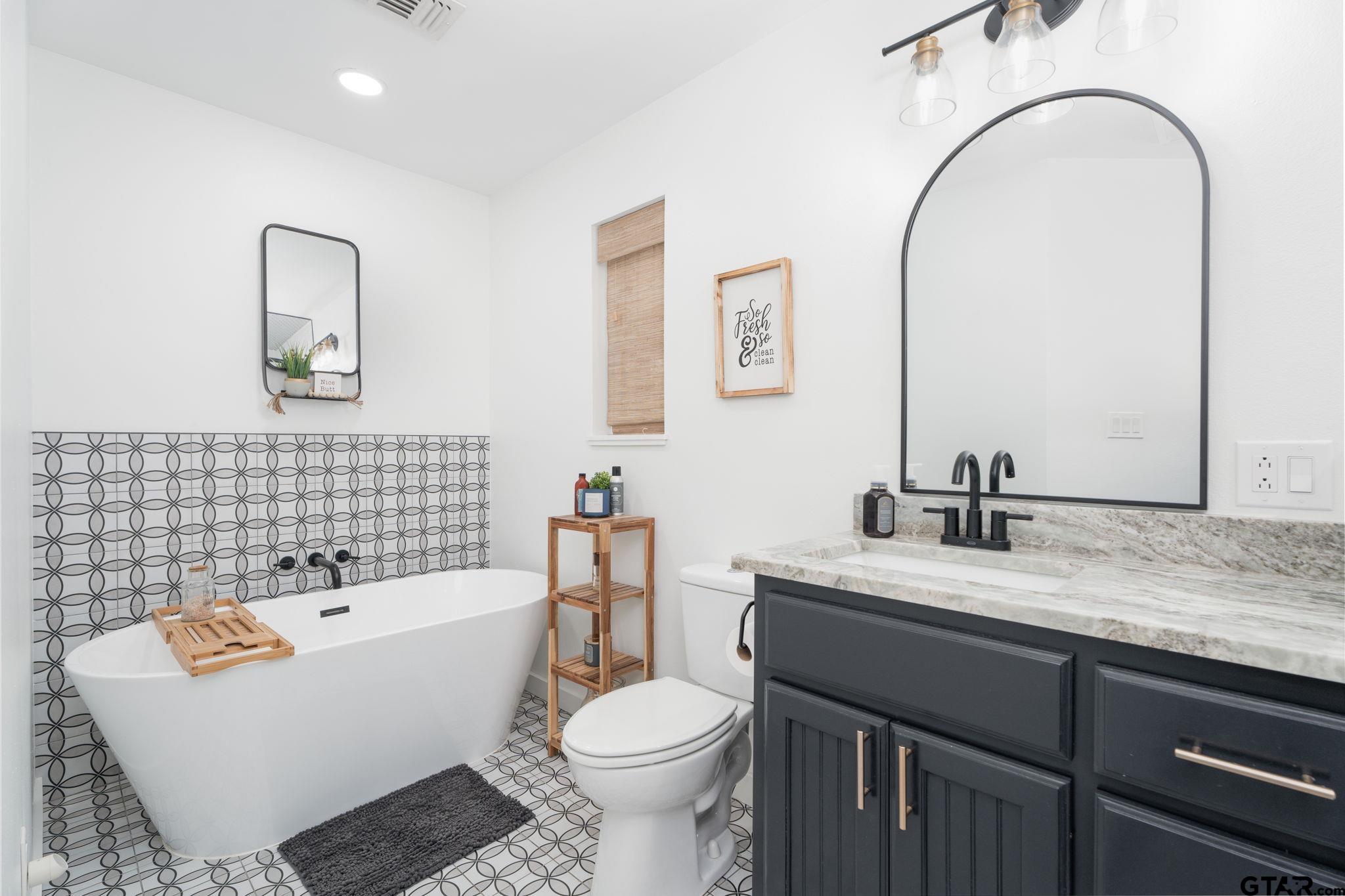 17050 Hickory Trail