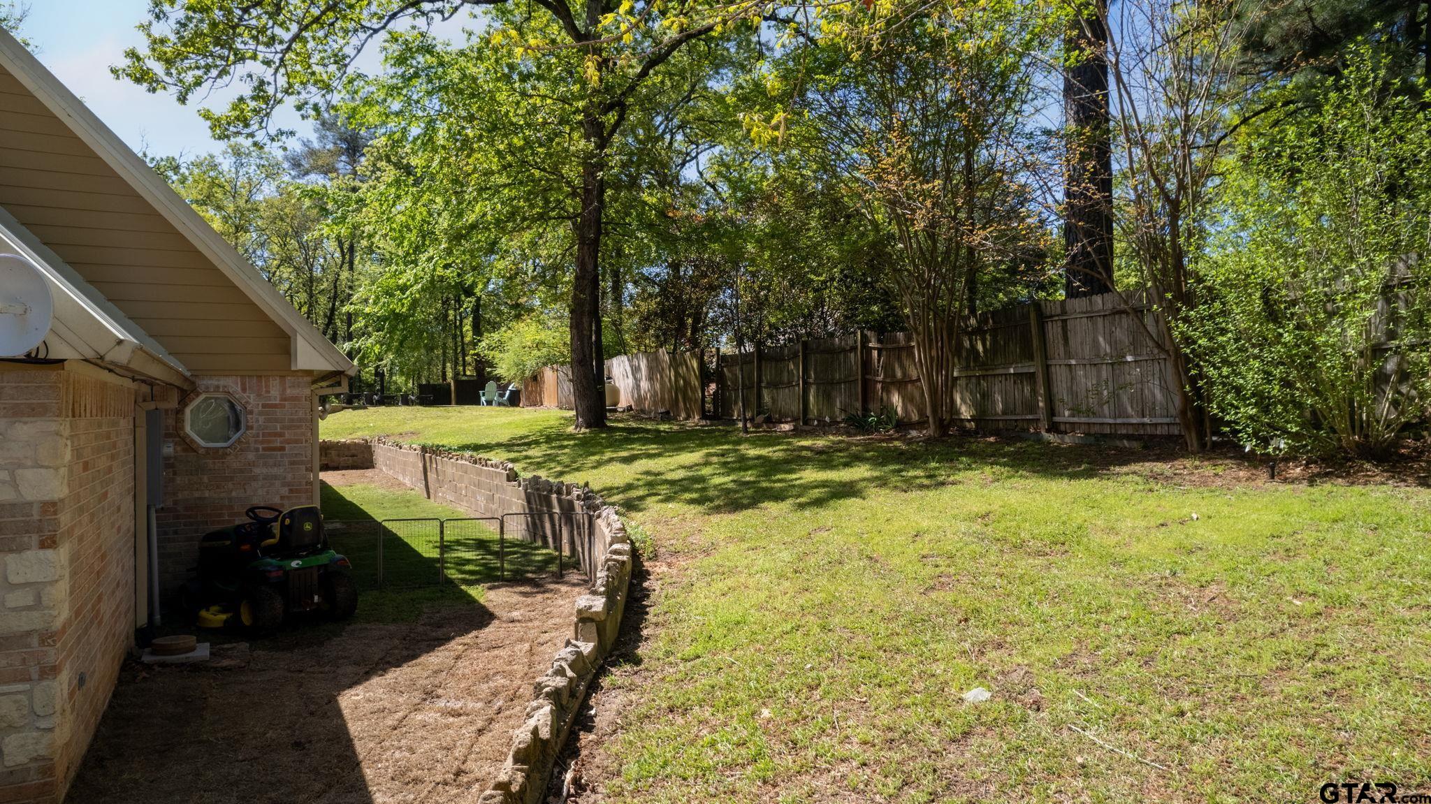 17050 Hickory Trail