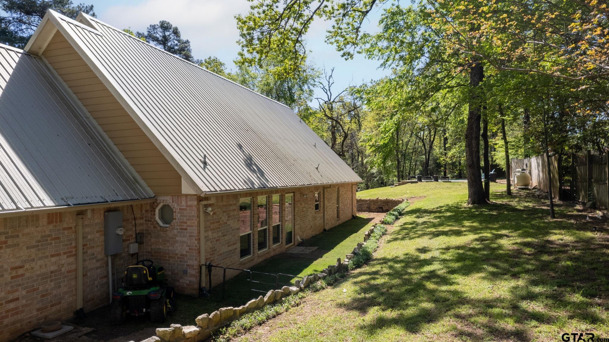 17050 Hickory Trail