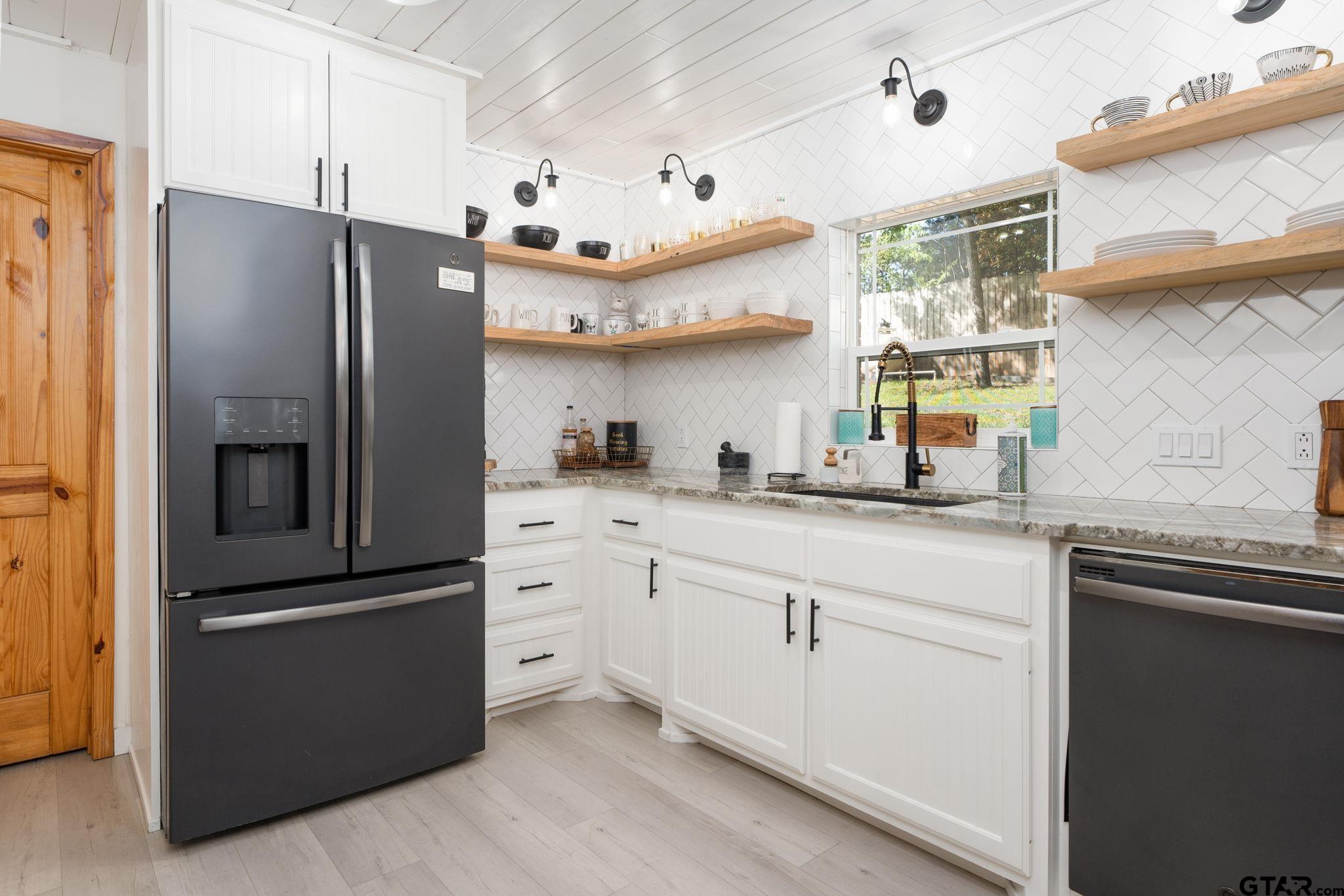 17050 Hickory Trail