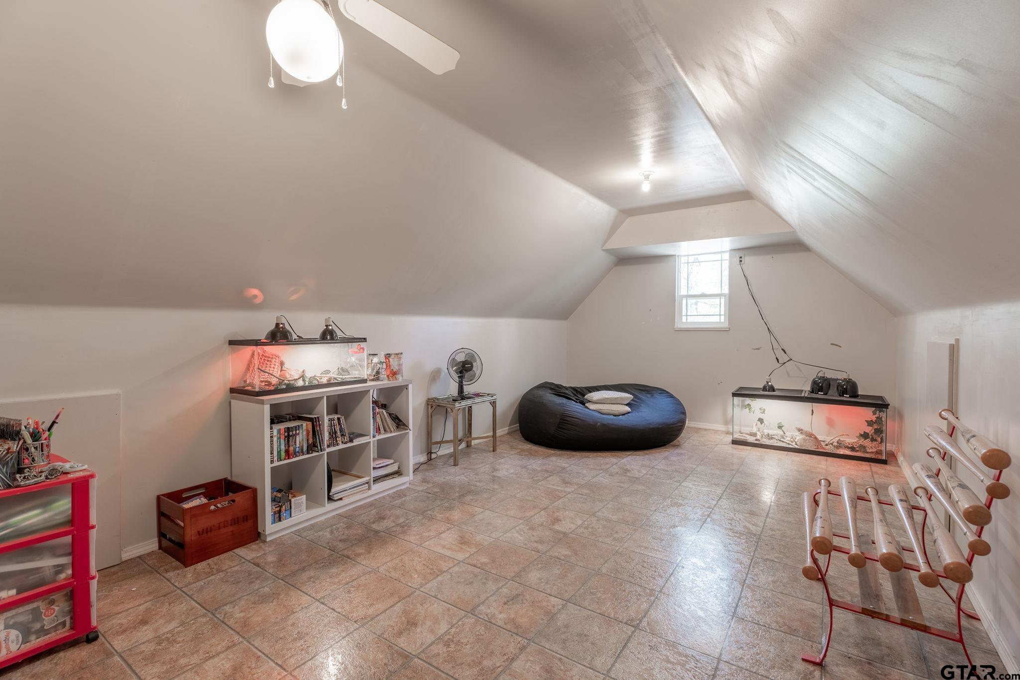 17050 Hickory Trail