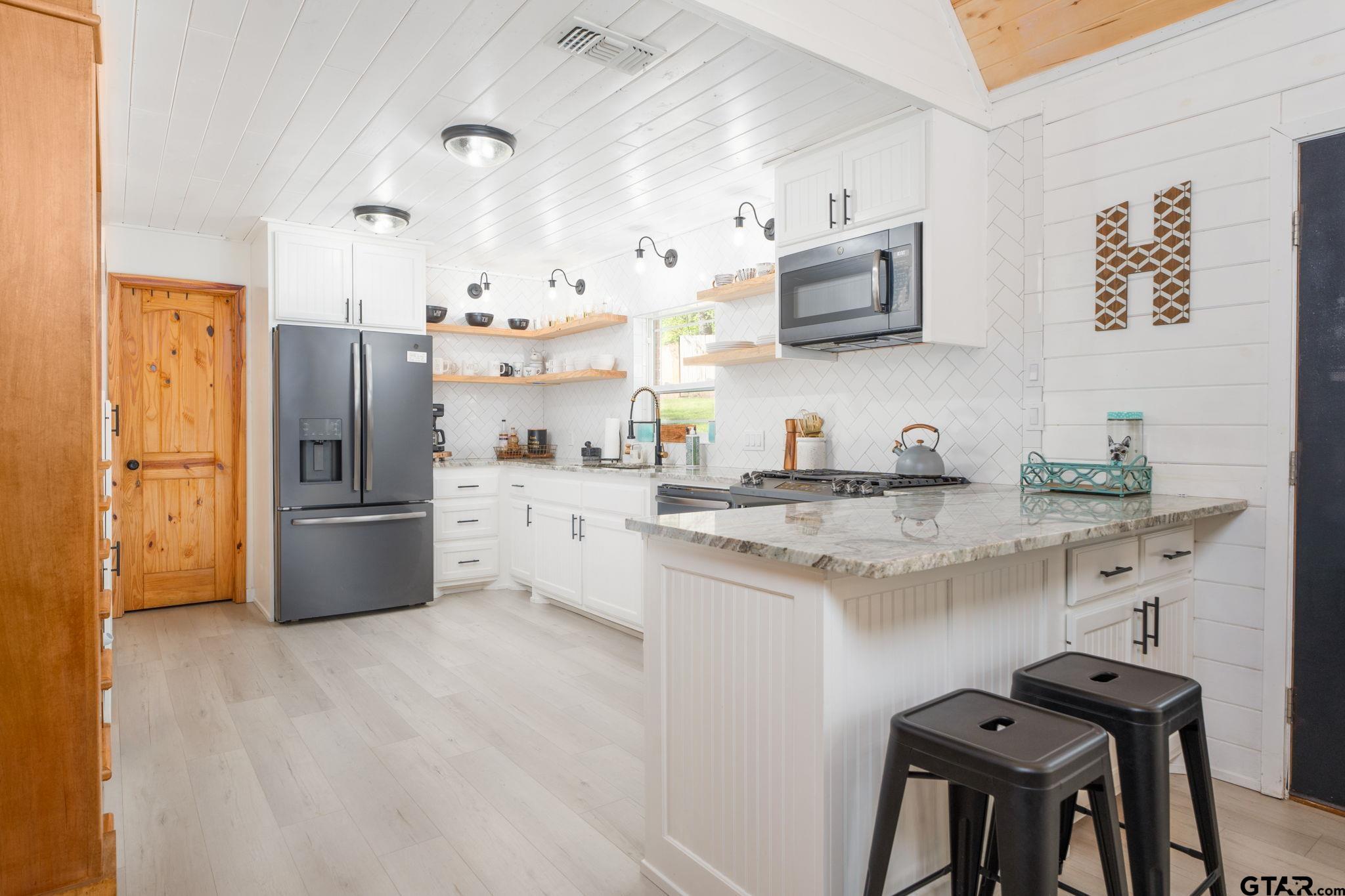 17050 Hickory Trail