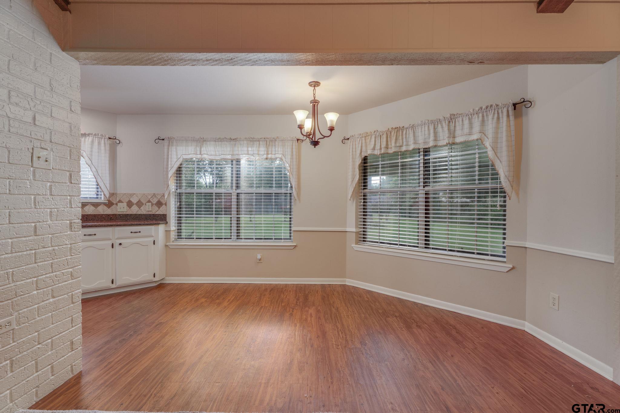 407 Gatewood Dr
