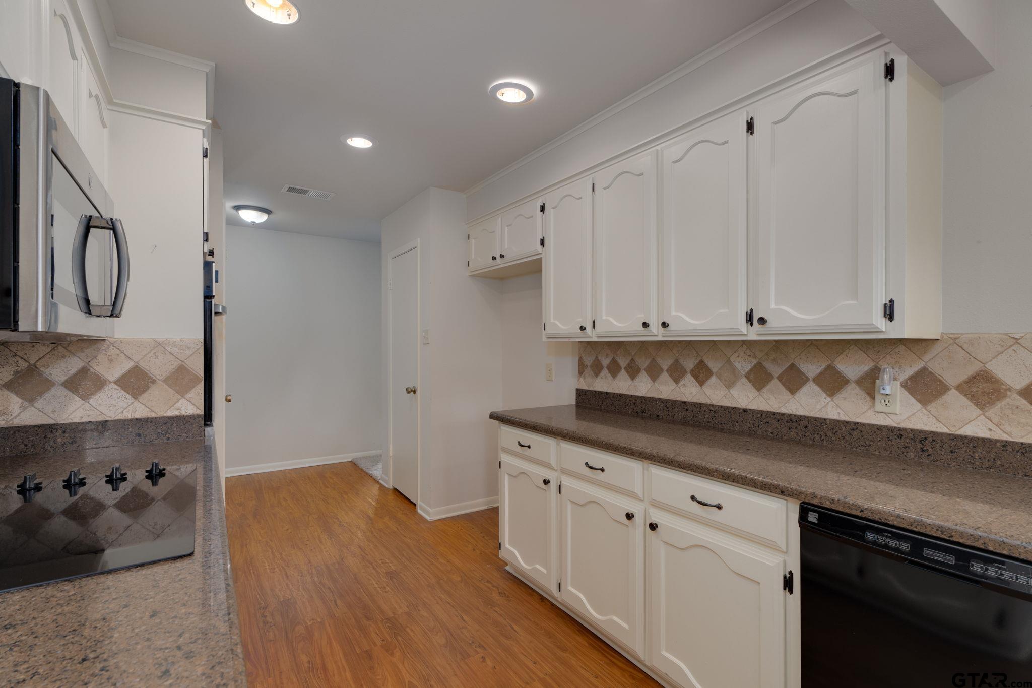 407 Gatewood Dr