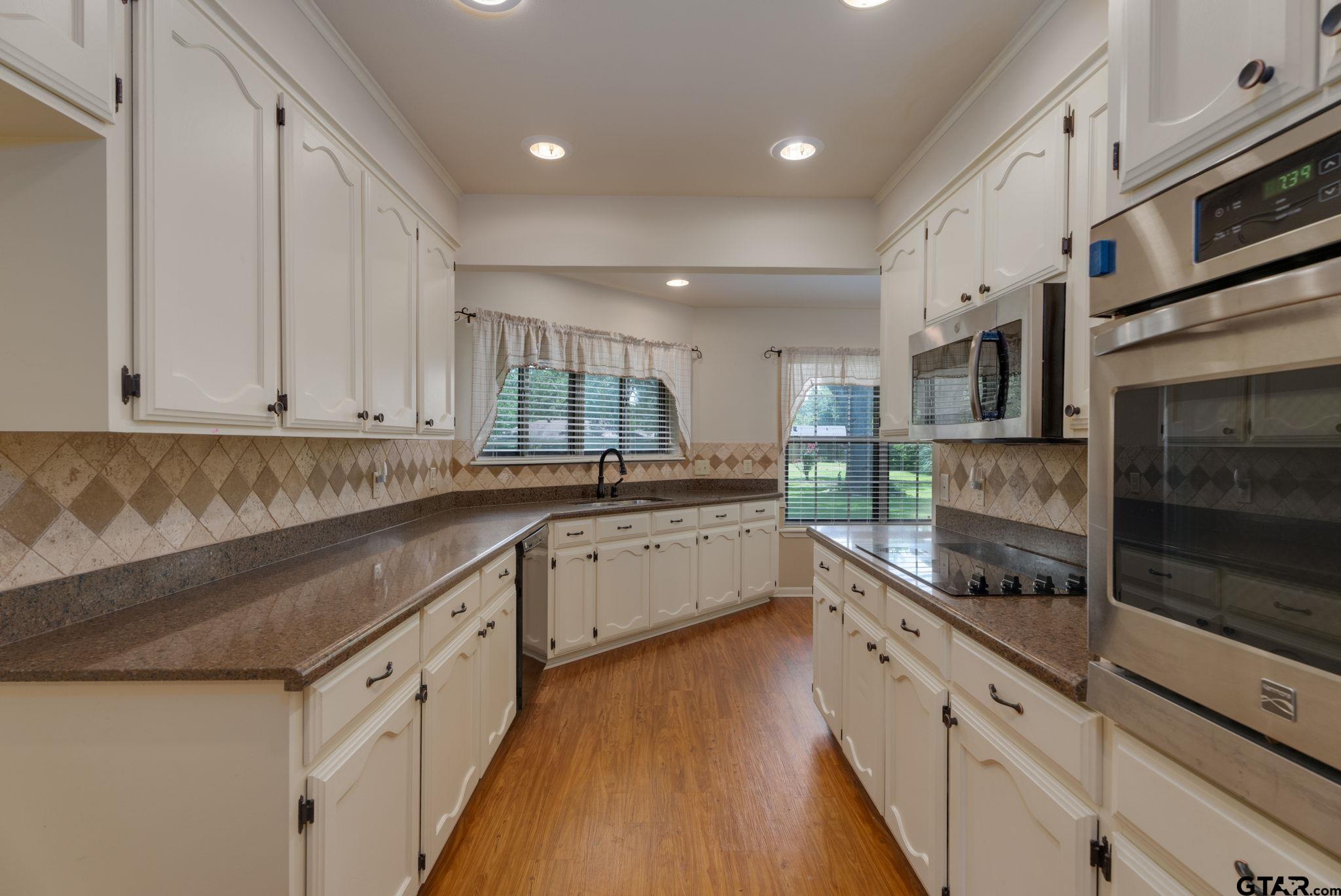 407 Gatewood Dr