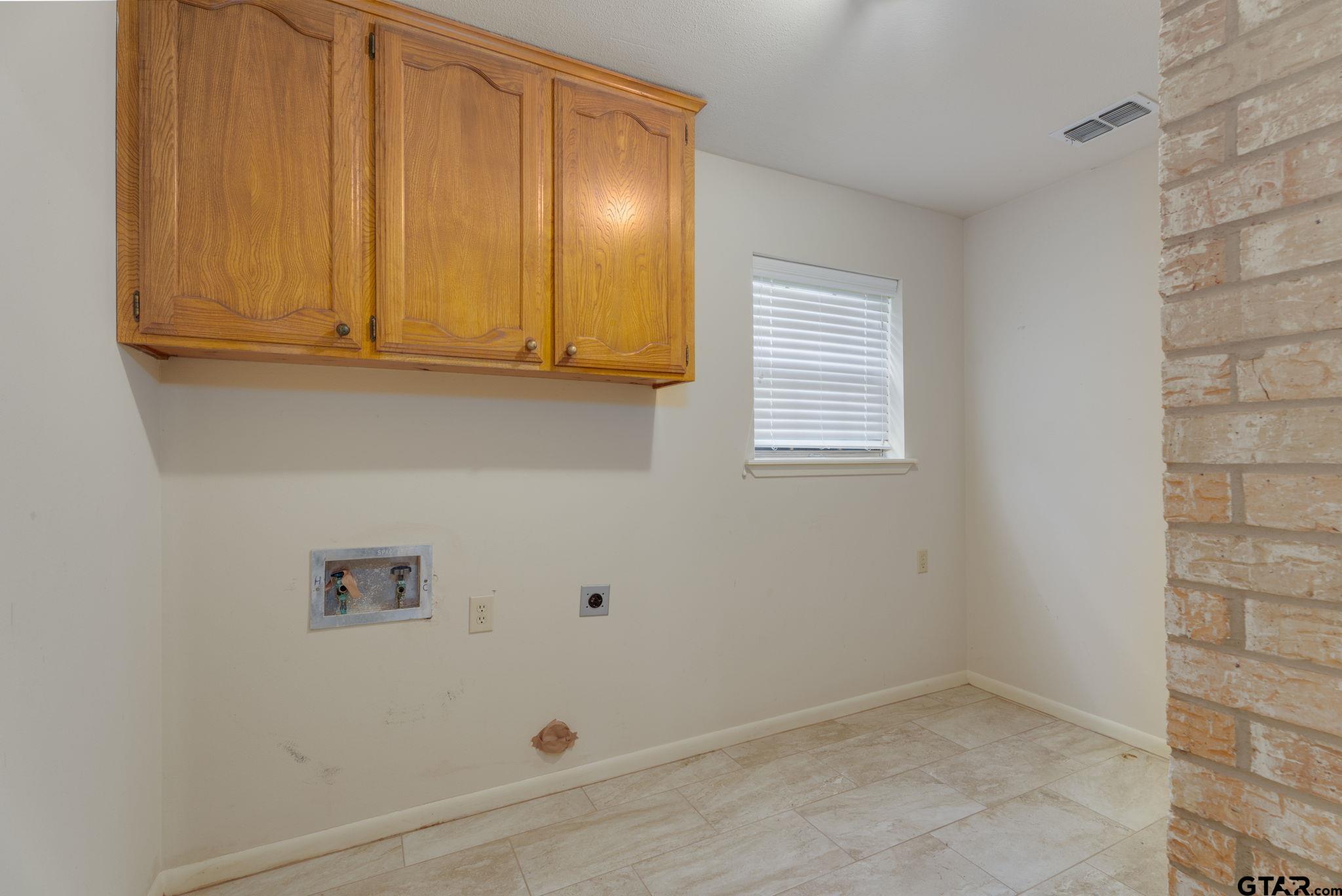 407 Gatewood Dr