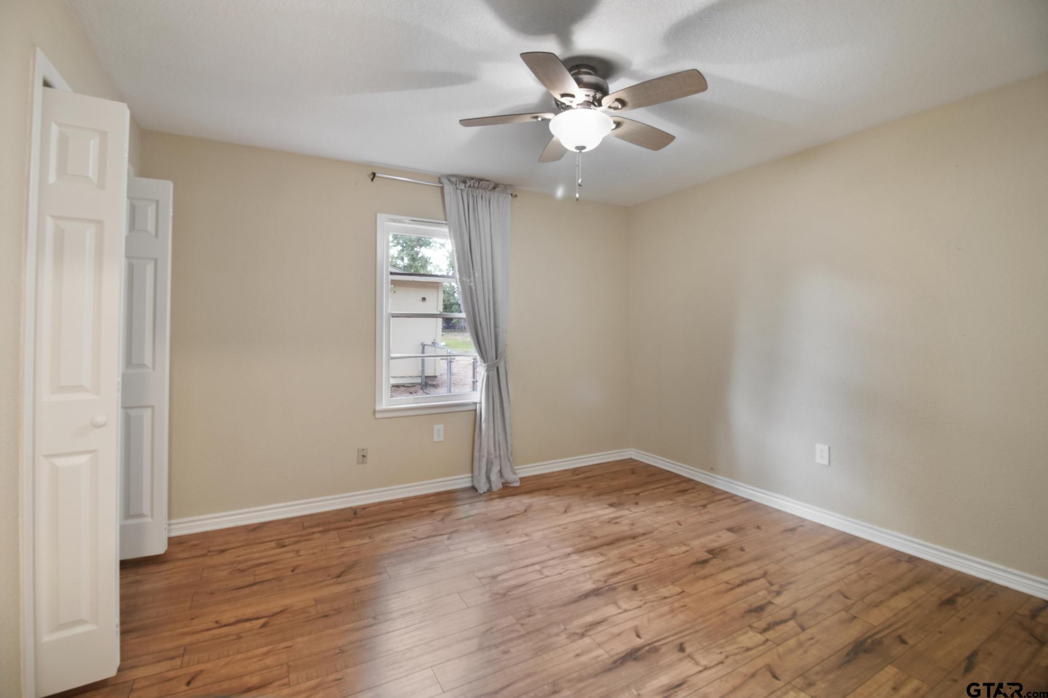 409 W South Dr