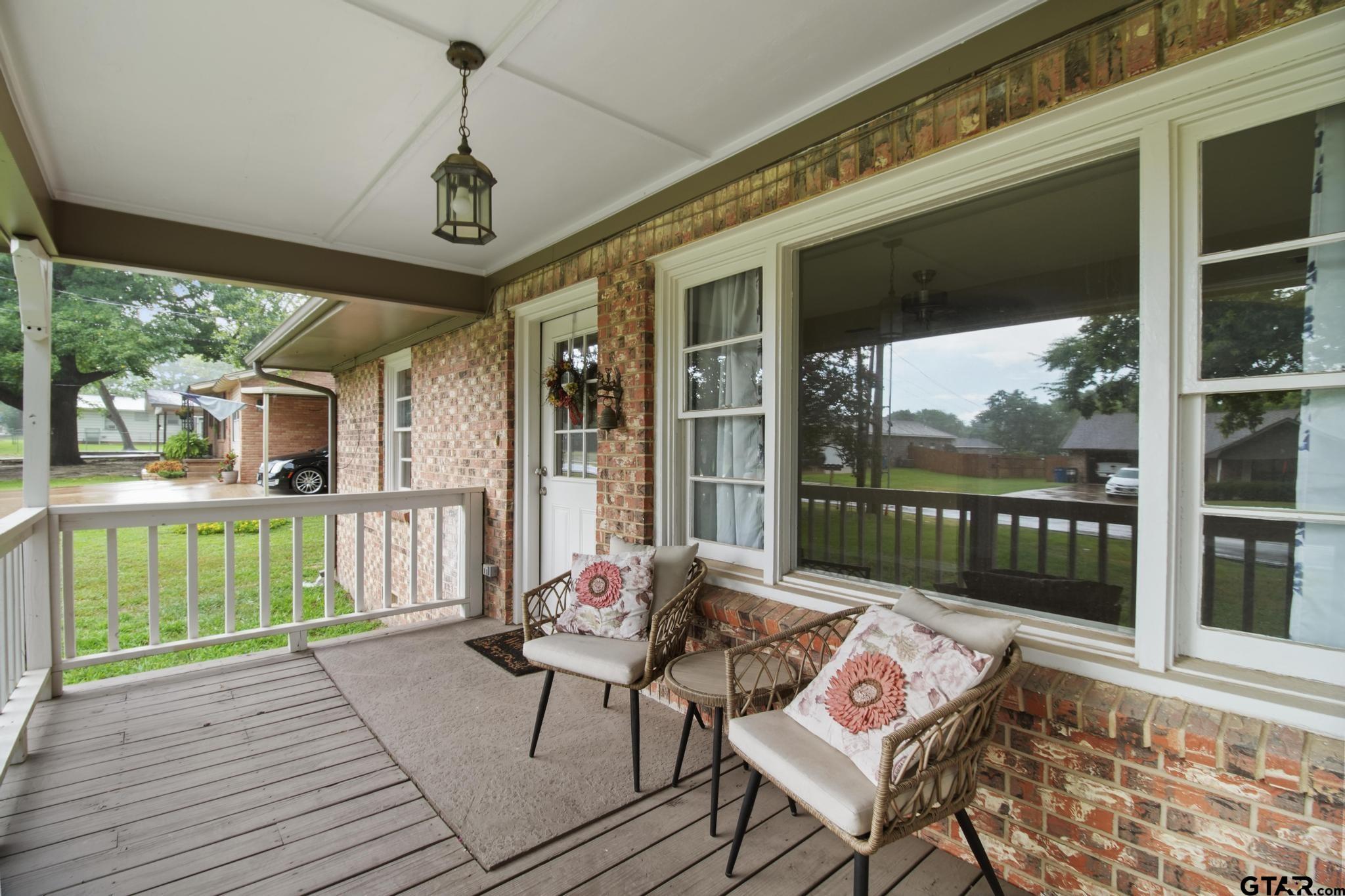 409 W South Dr