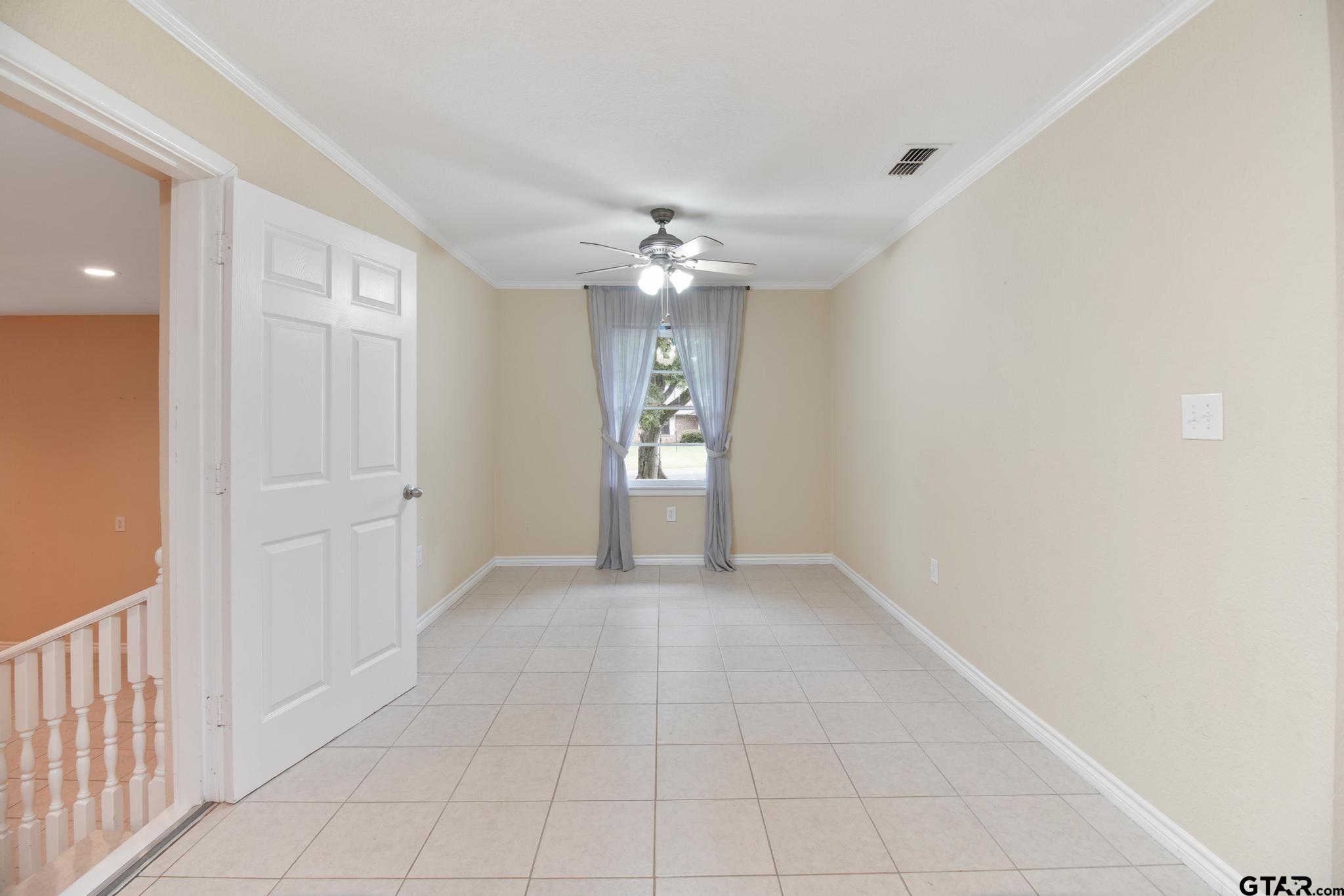 409 W South Dr