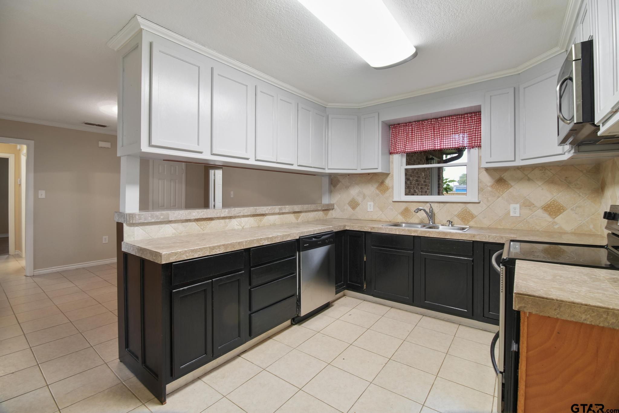 409 W South Dr