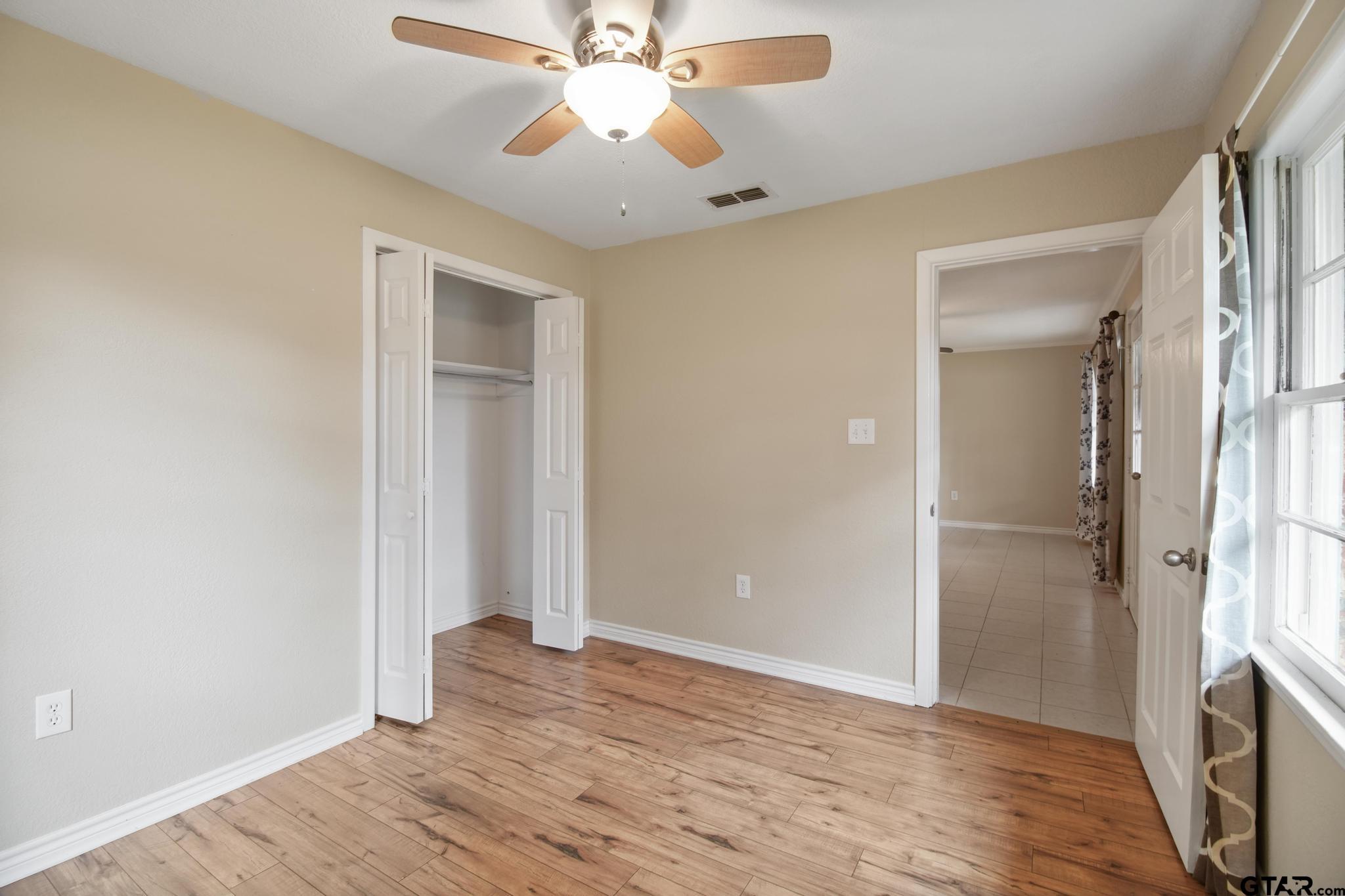409 W South Dr