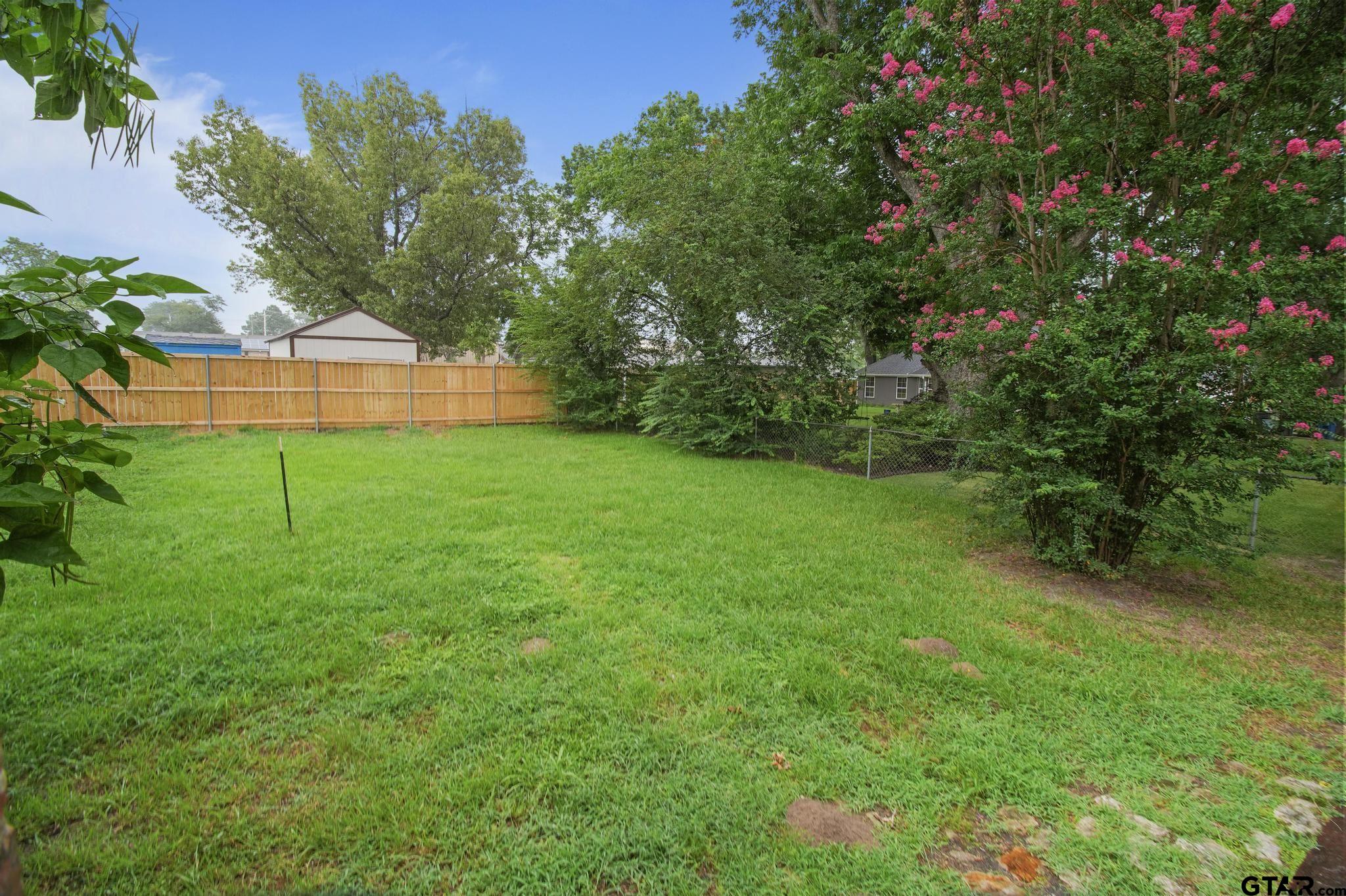 409 W South Dr