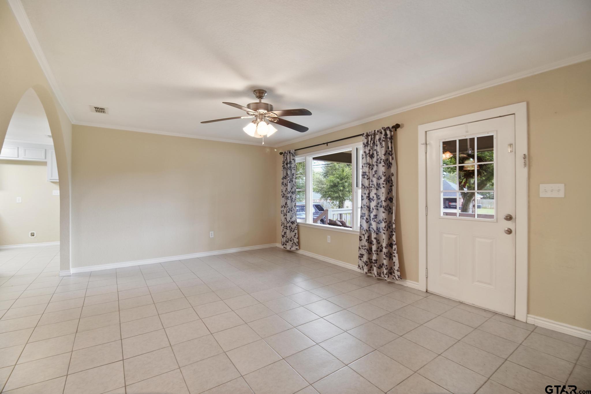 409 W South Dr