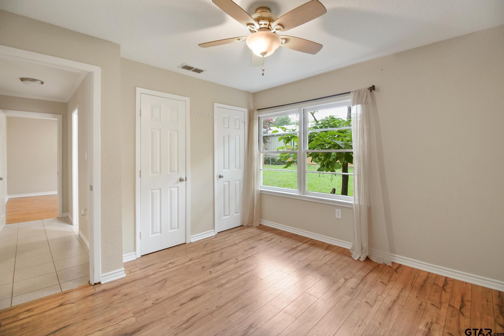 409 W South Dr