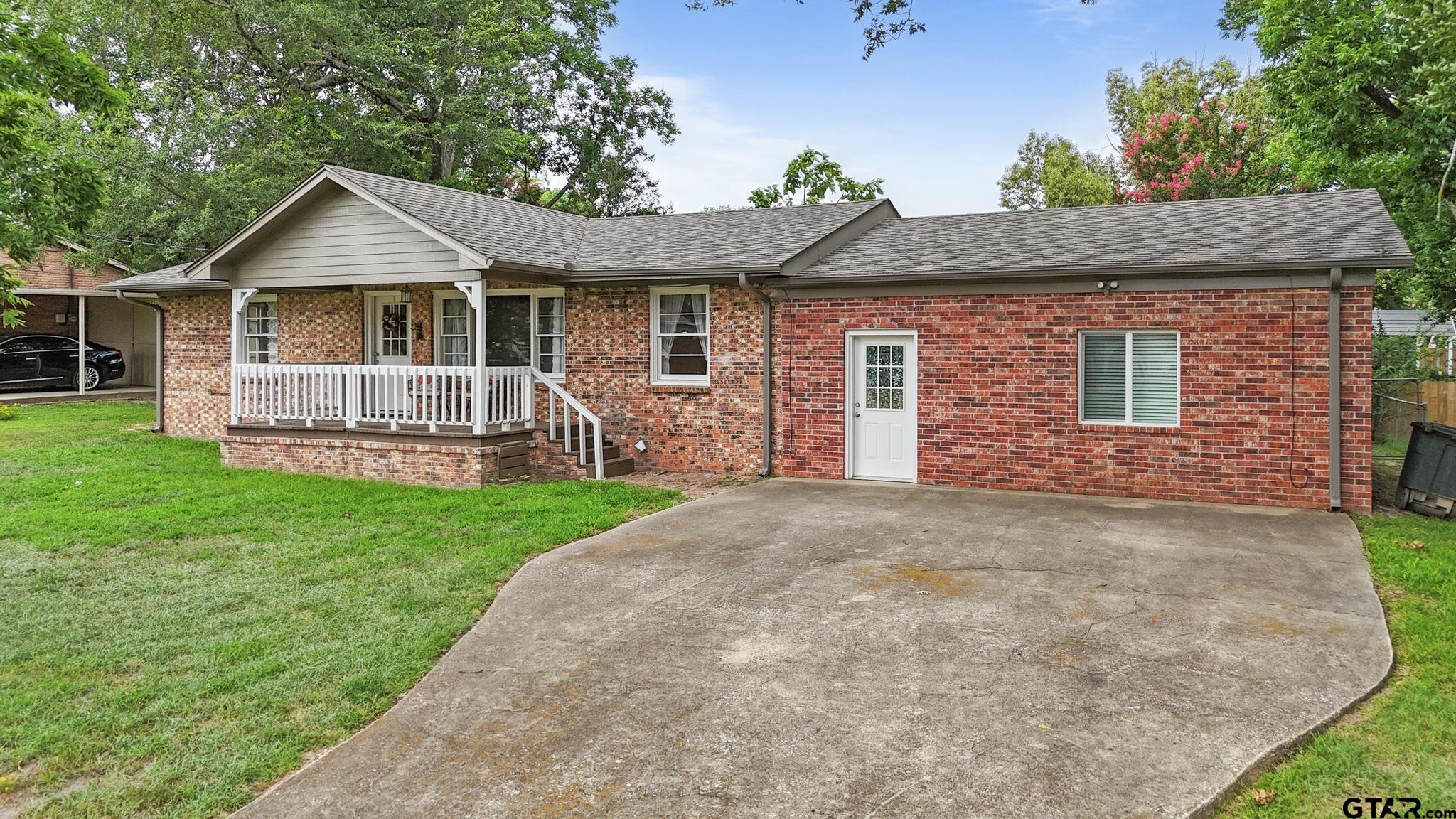 409 W South Dr