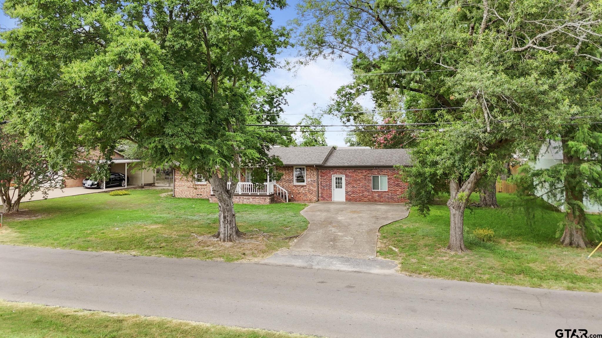409 W South Dr