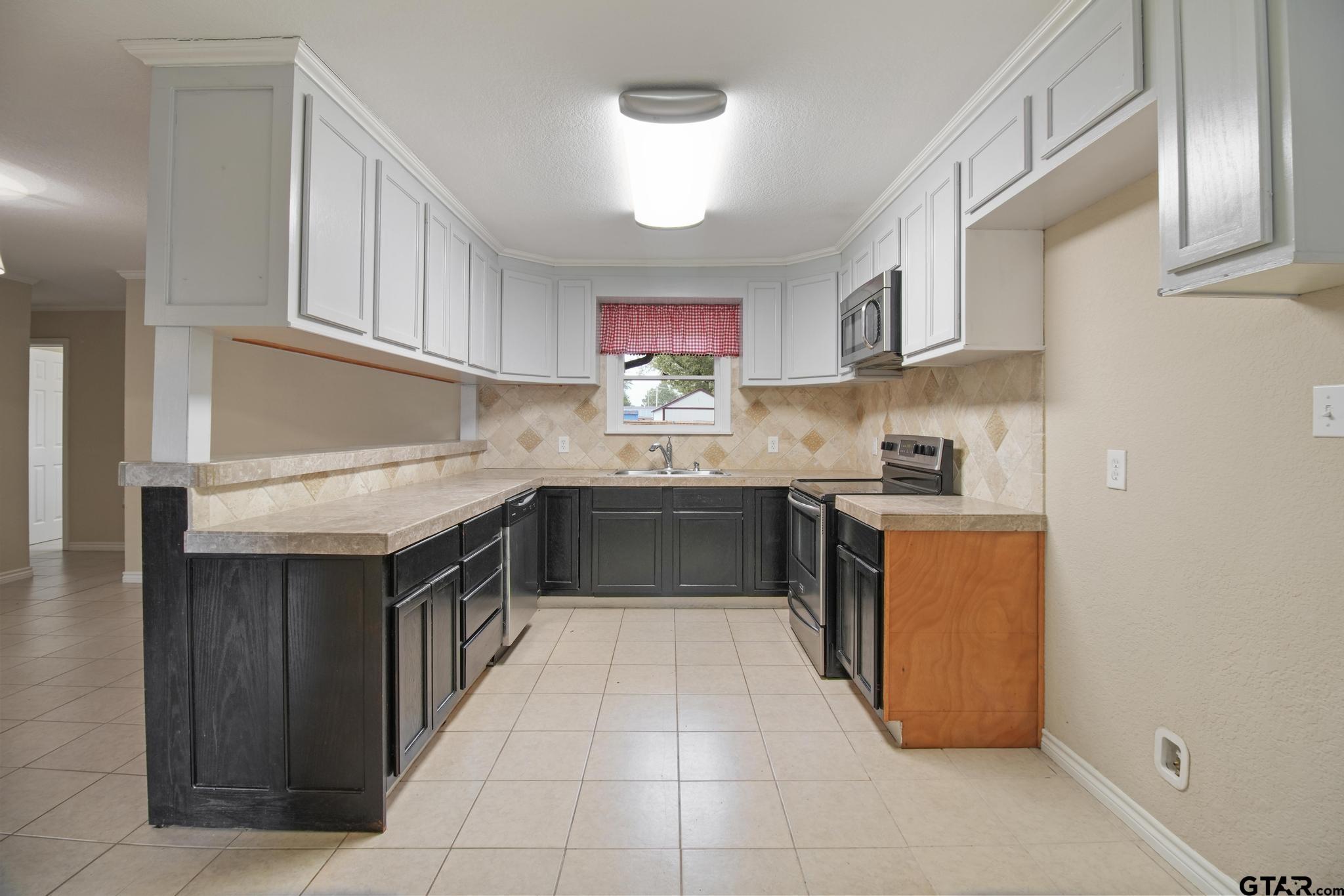 409 W South Dr