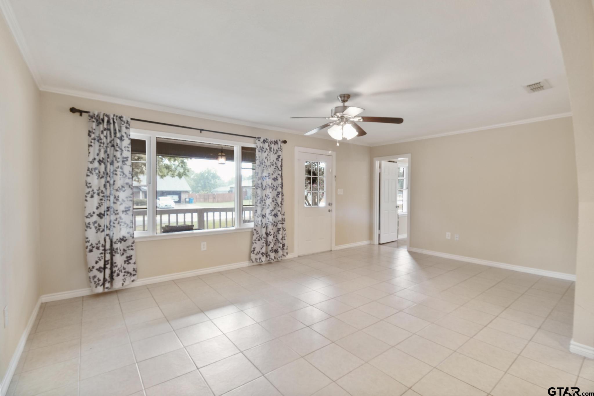 409 W South Dr