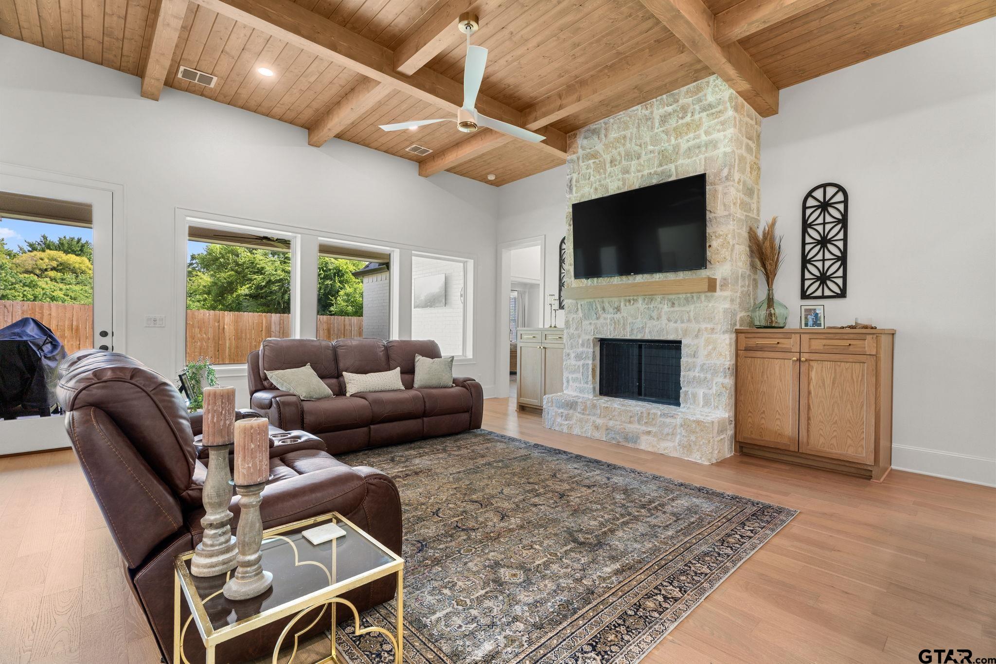 3143 Club Dr