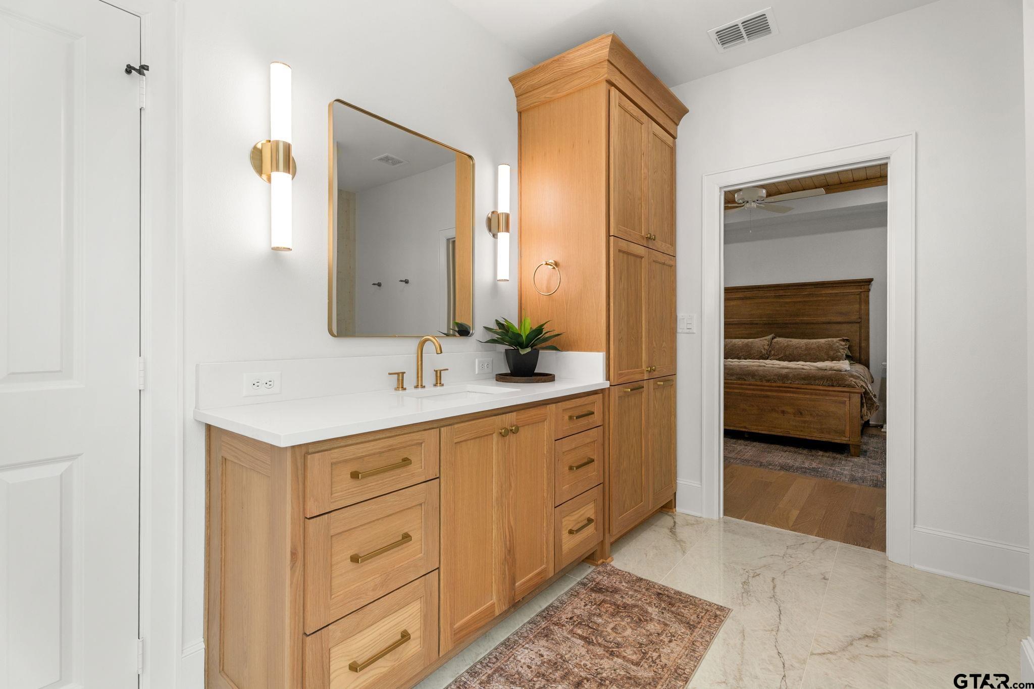 3143 Club Dr