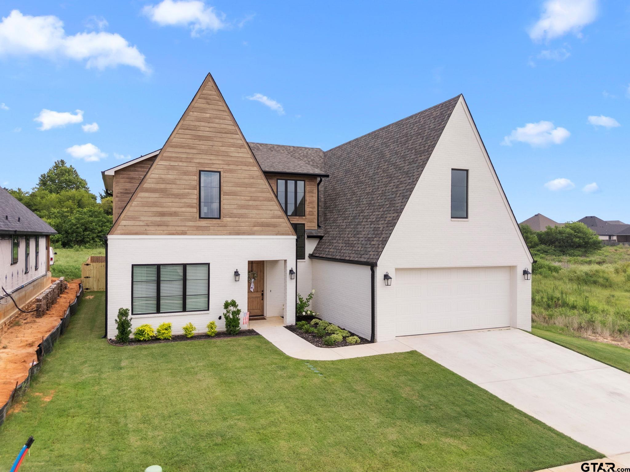 3143 Club Dr