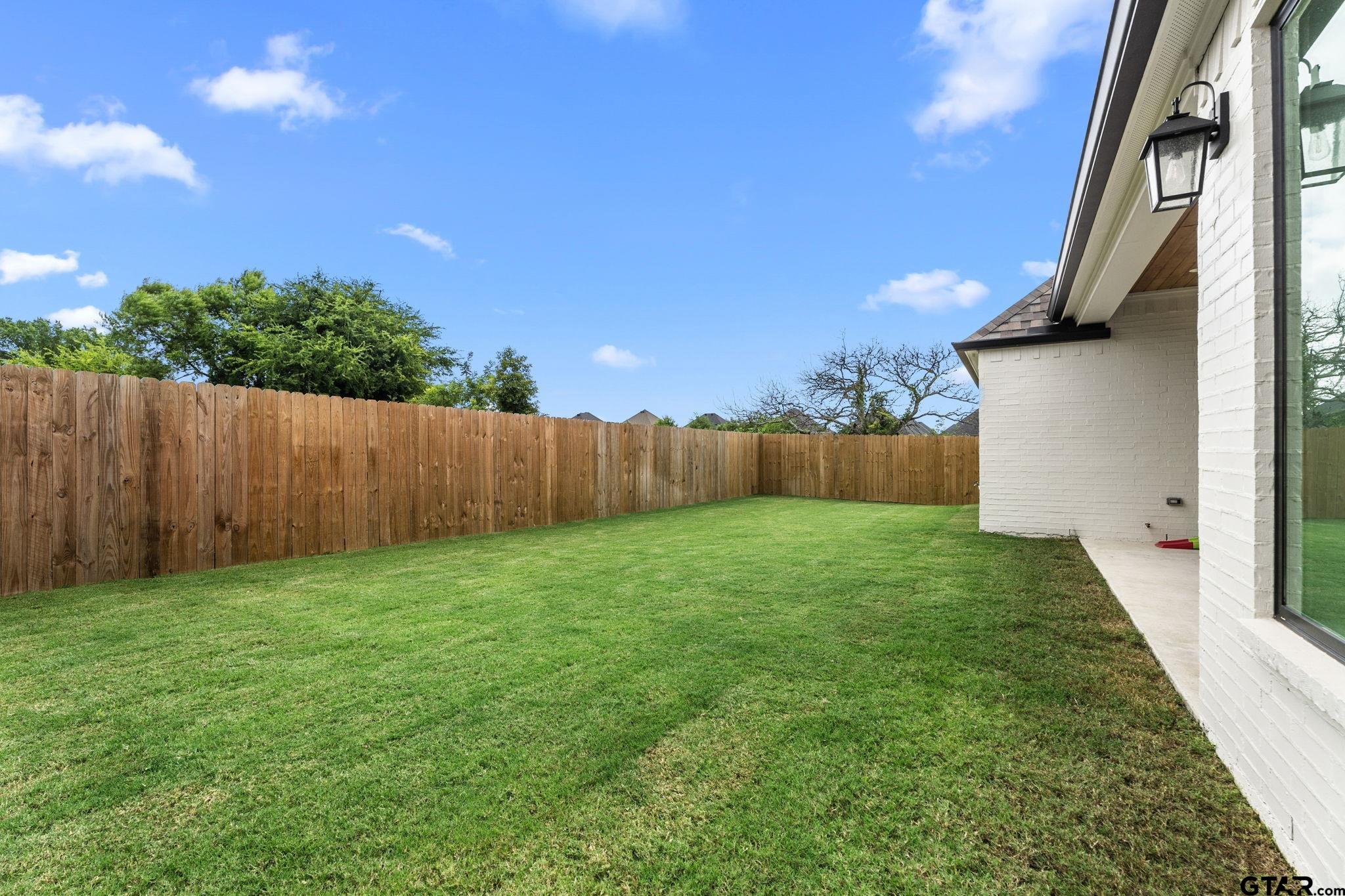 3143 Club Dr