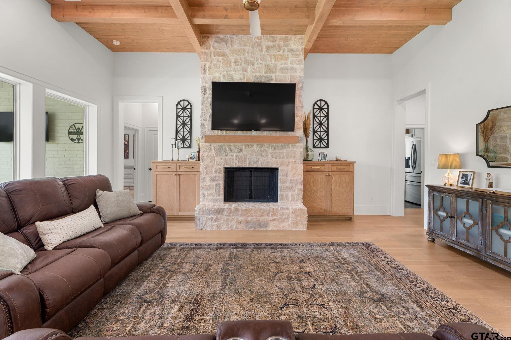 3143 Club Dr