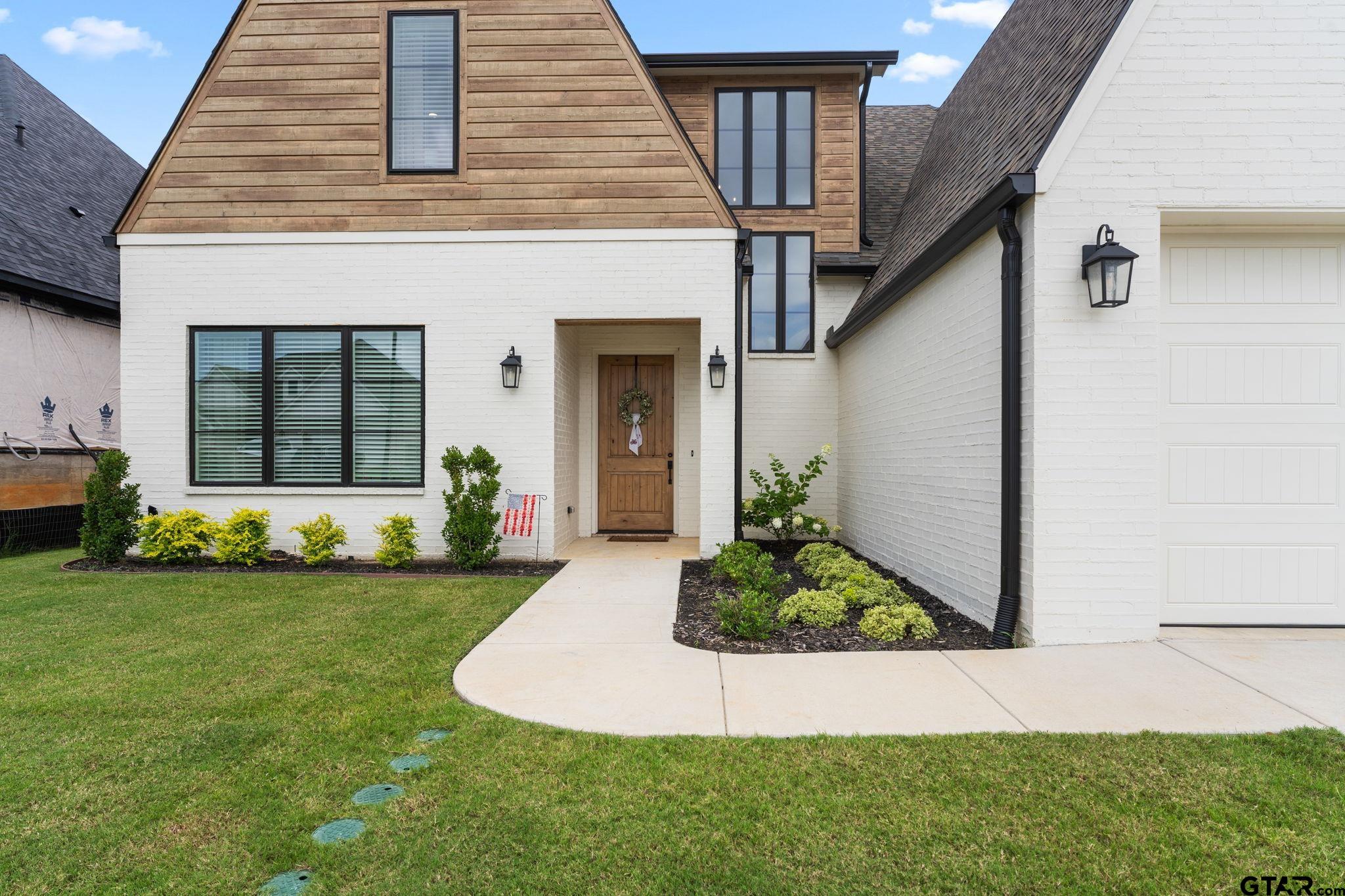 3143 Club Dr