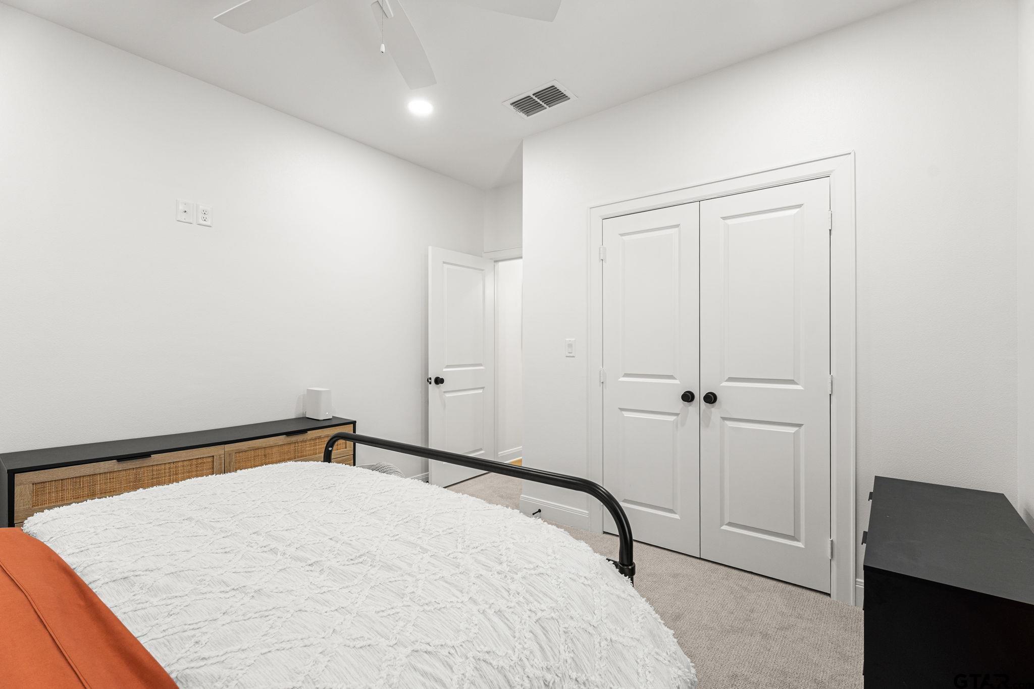 3143 Club Dr