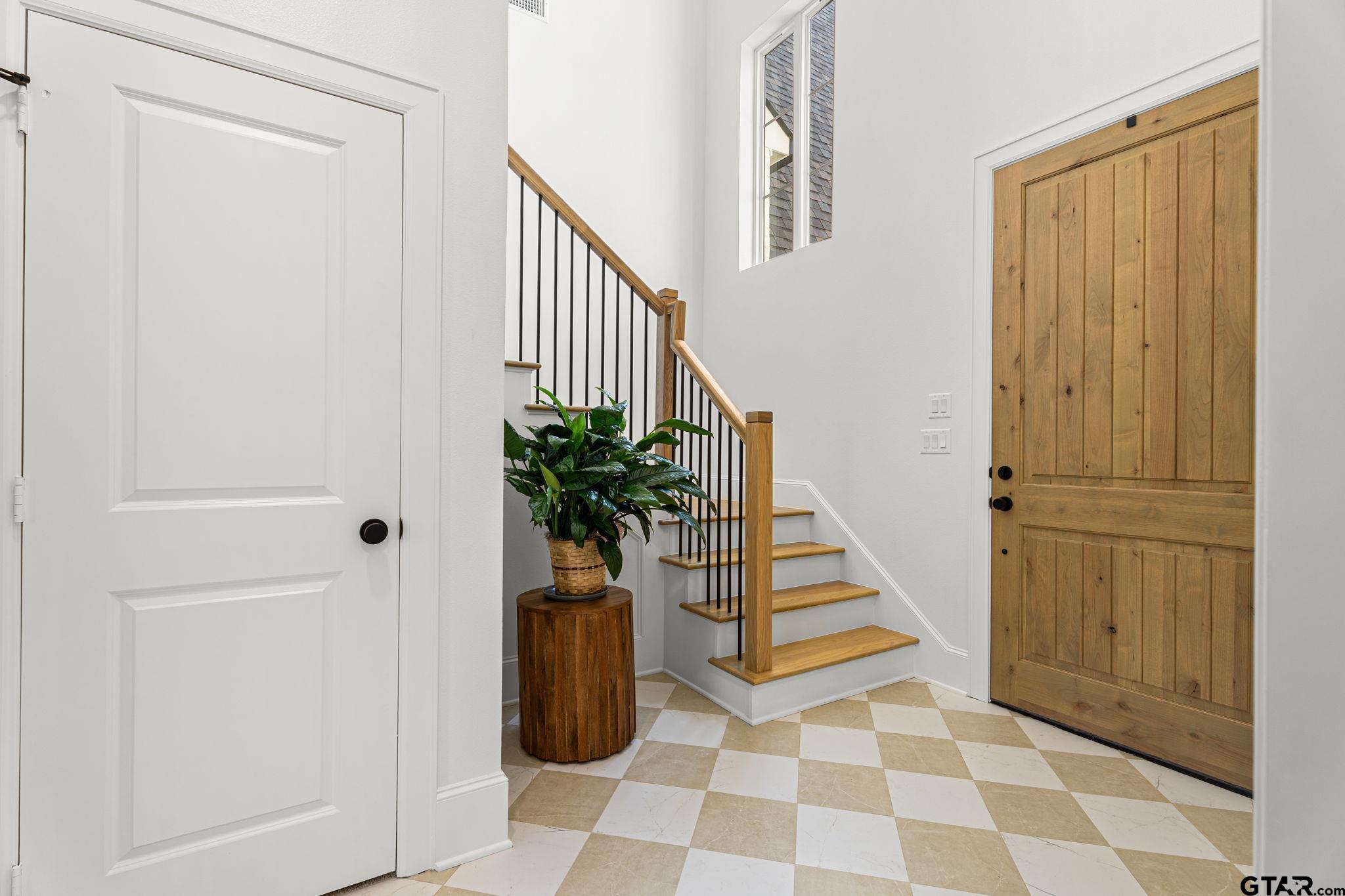 3143 Club Dr