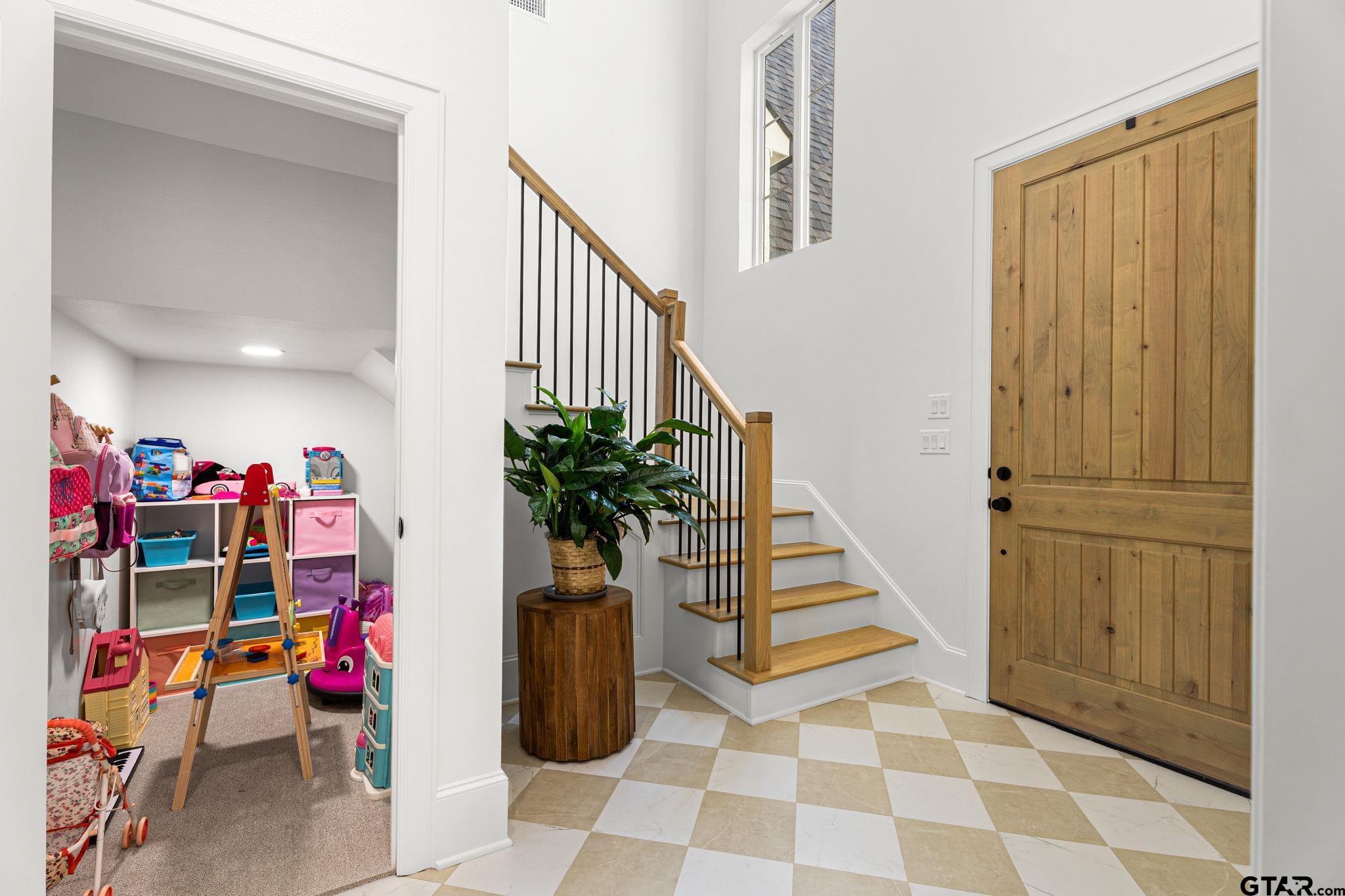 3143 Club Dr